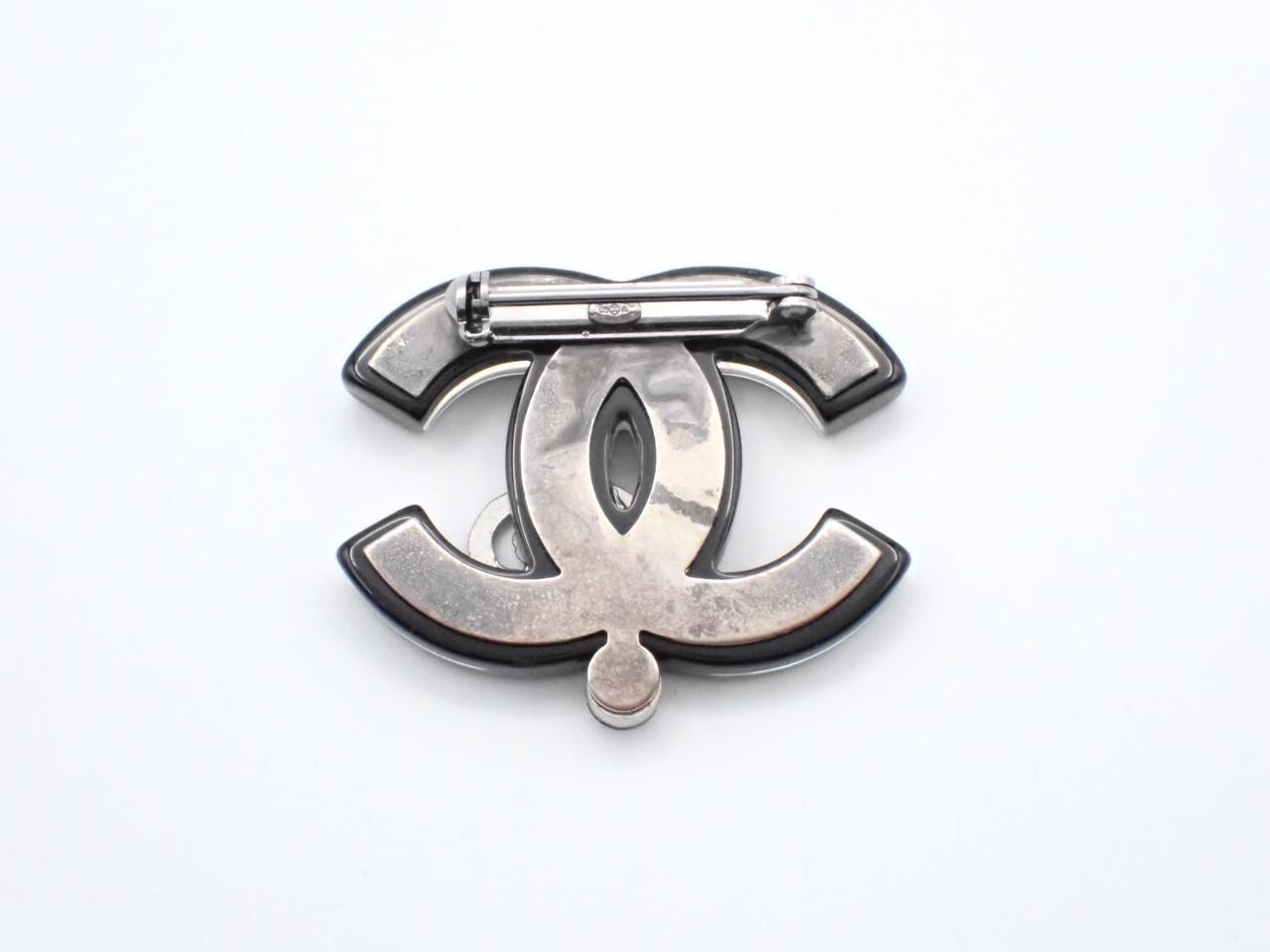 Camellia (precious metal) brooch, rhinestone, python, black — view 2