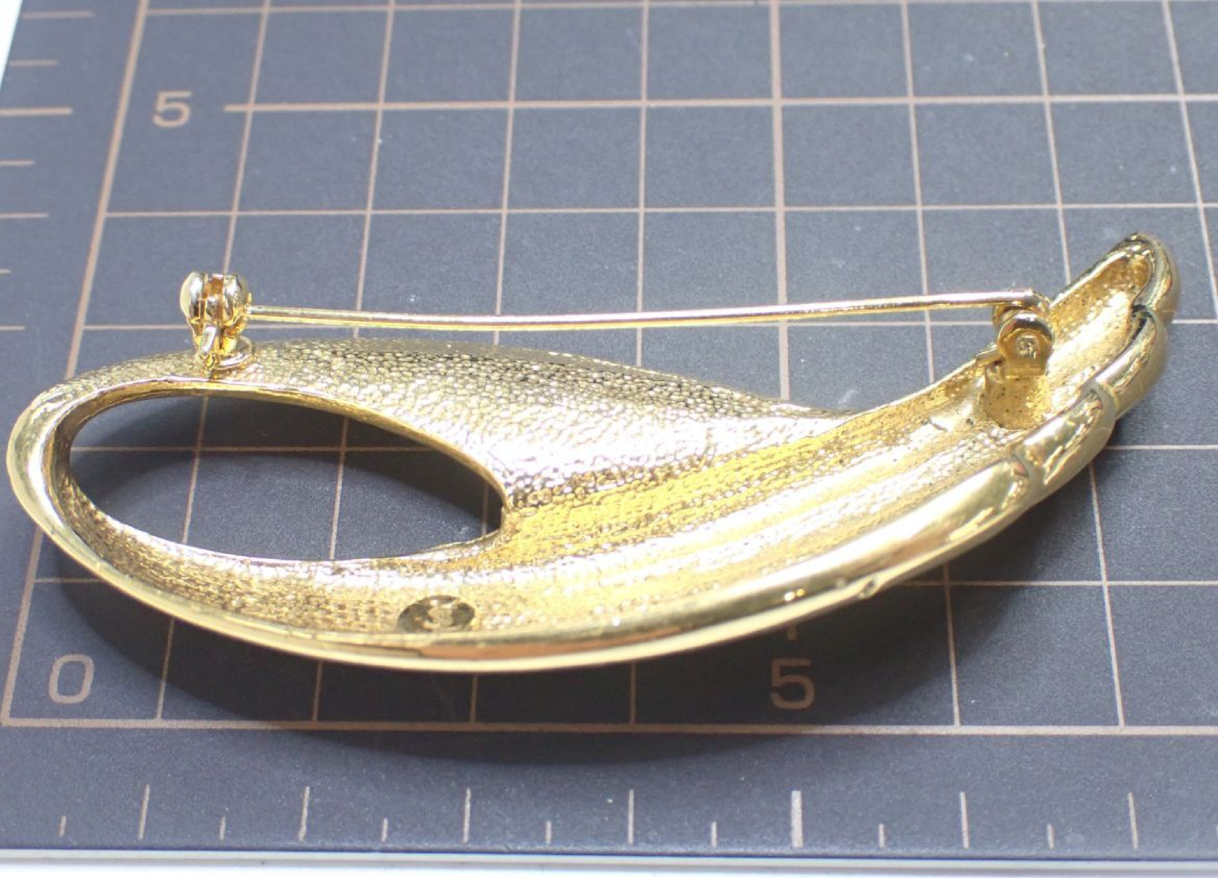 Gold Brooch — view 4