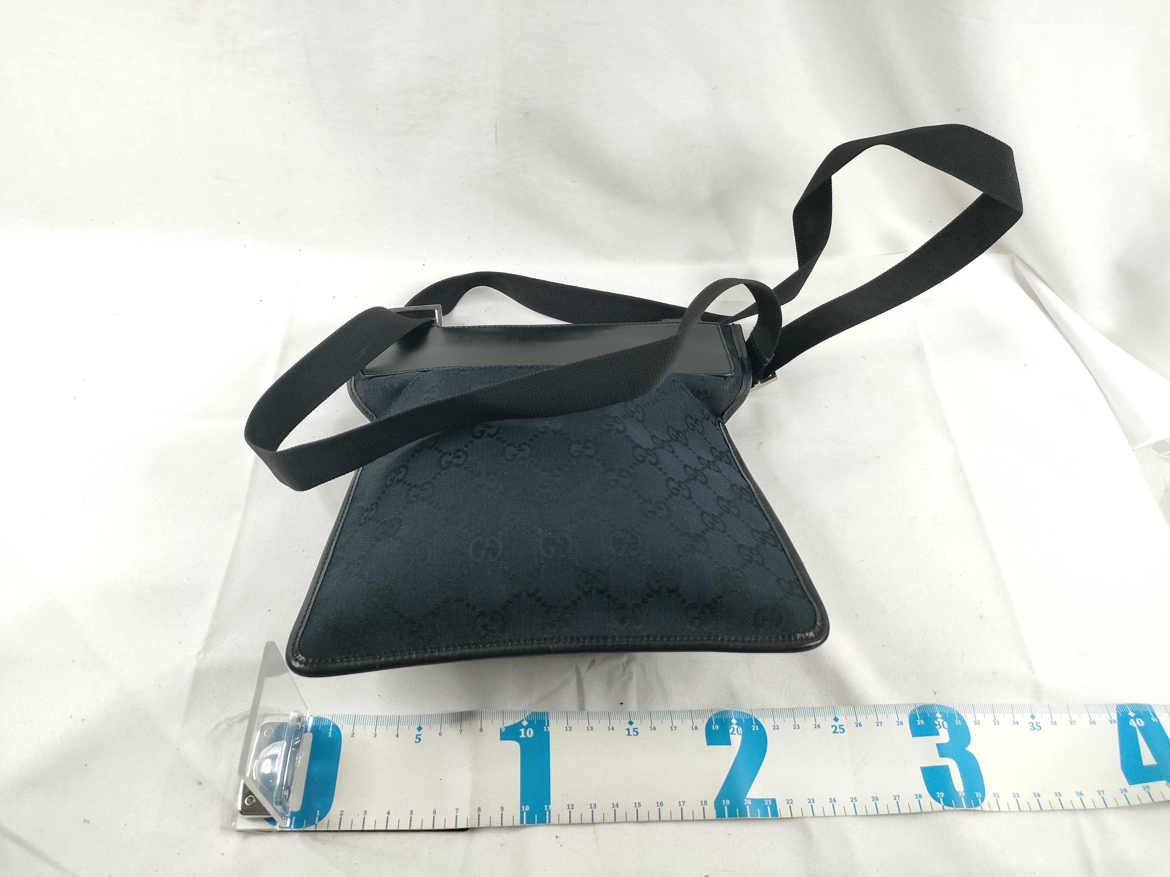 GG Canvas Shoulder Bag 0190343 — view 2