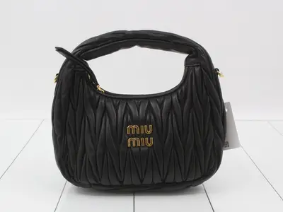 Matelassé Wonder Leather Handbag