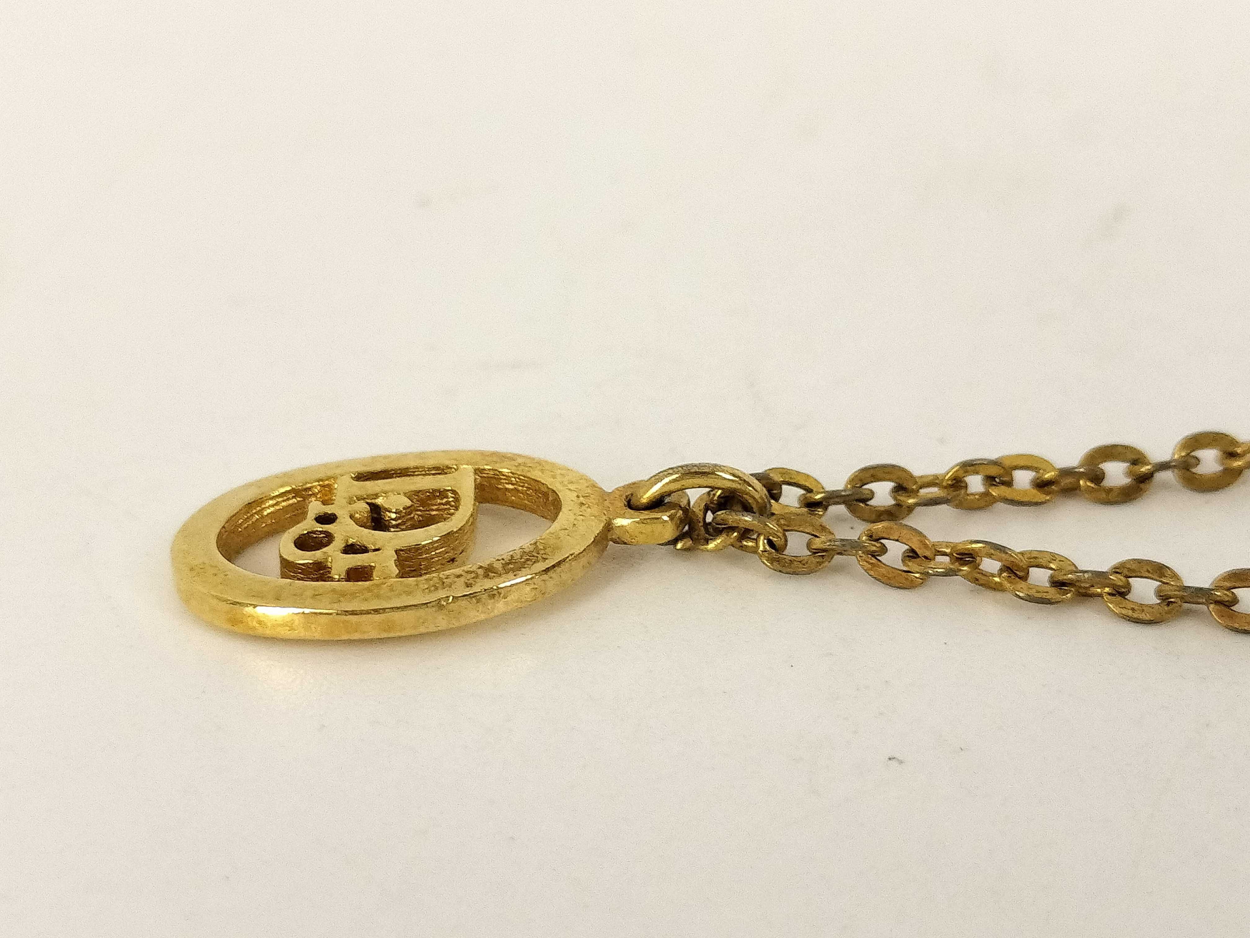 necklace — view 3
