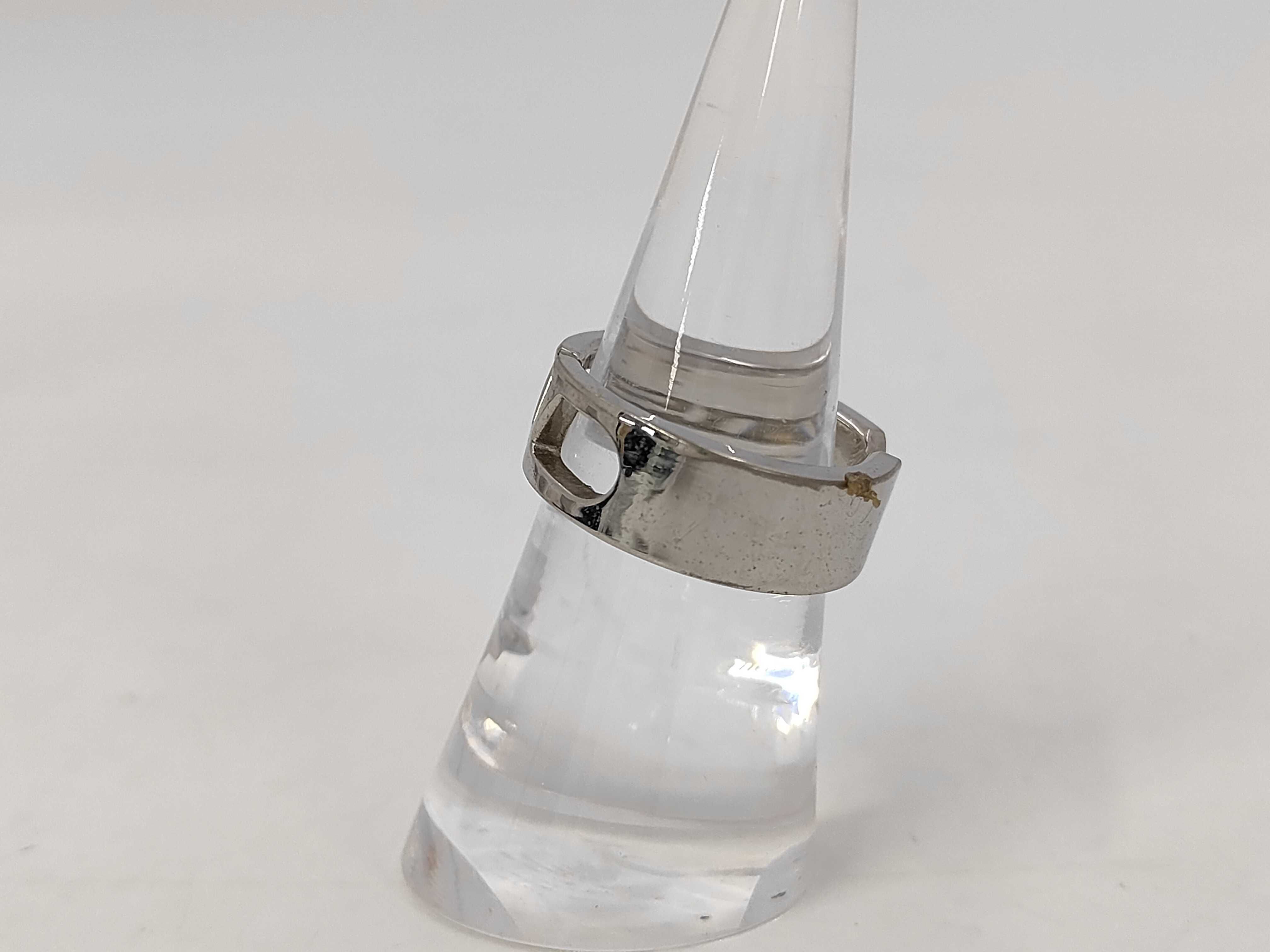 Ring — view 2