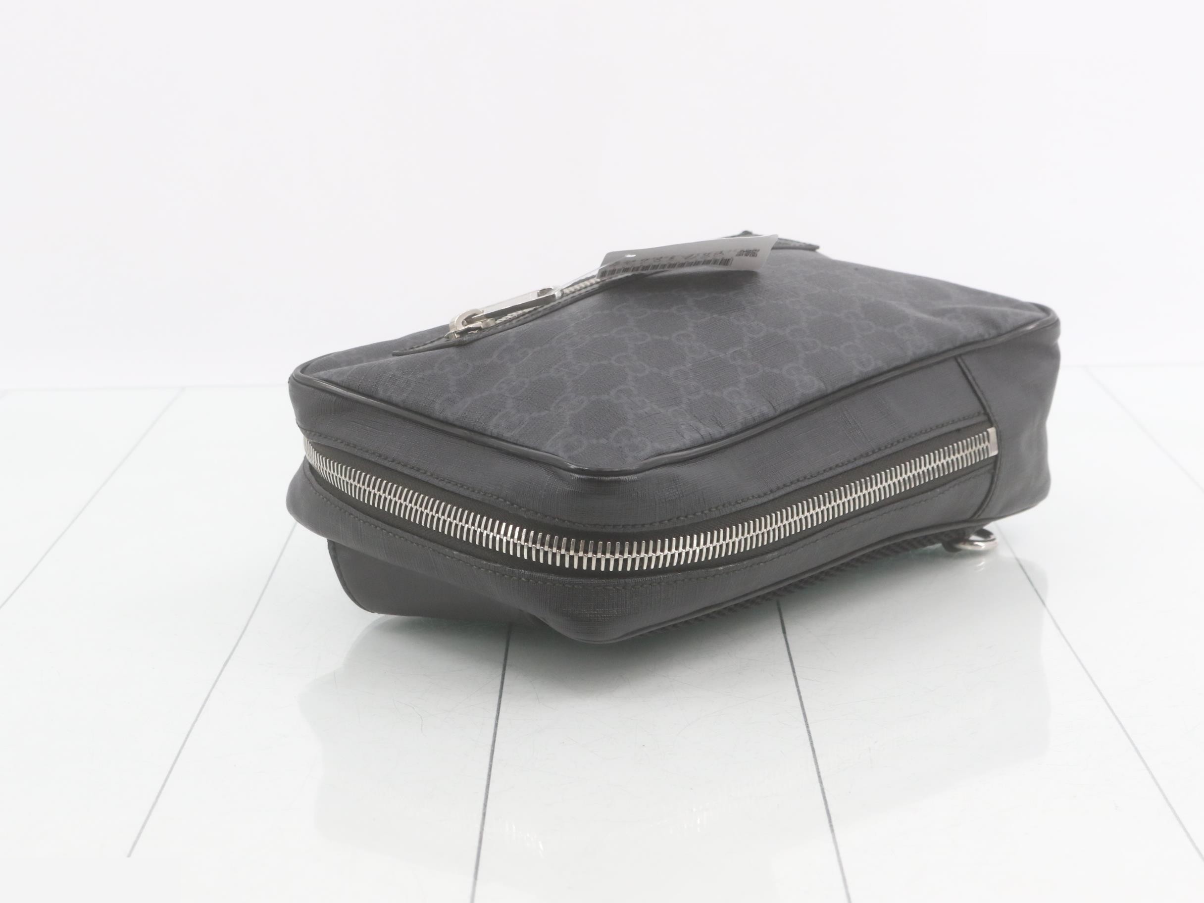 GG Supreme Messenger Bag — view 5