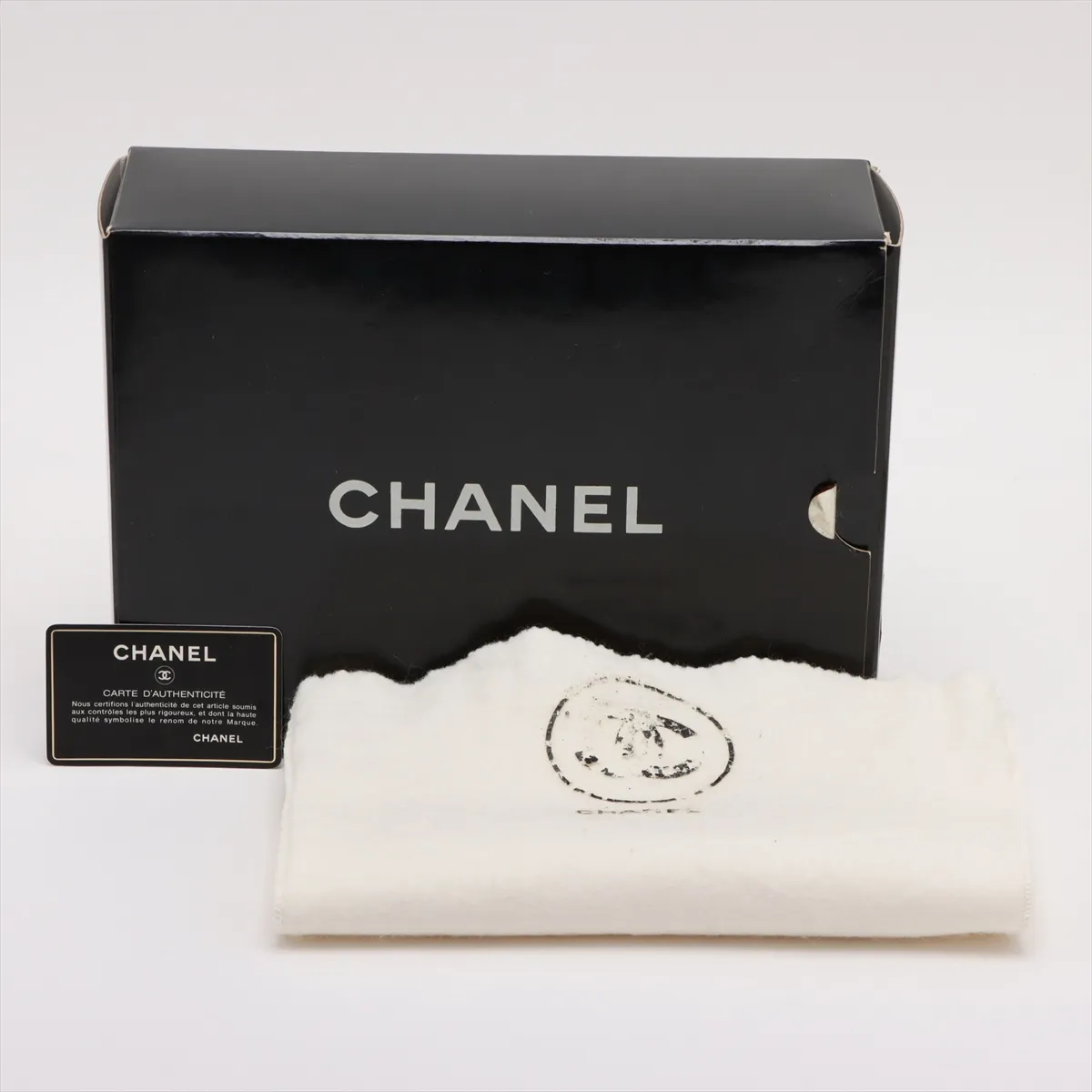 [Individually packaged] Chanel Matelassé 25 Lambskin Double Flap Double Chain Bag, Black with Gold Hardware, 1515285, Series 1, A01112 — view 12