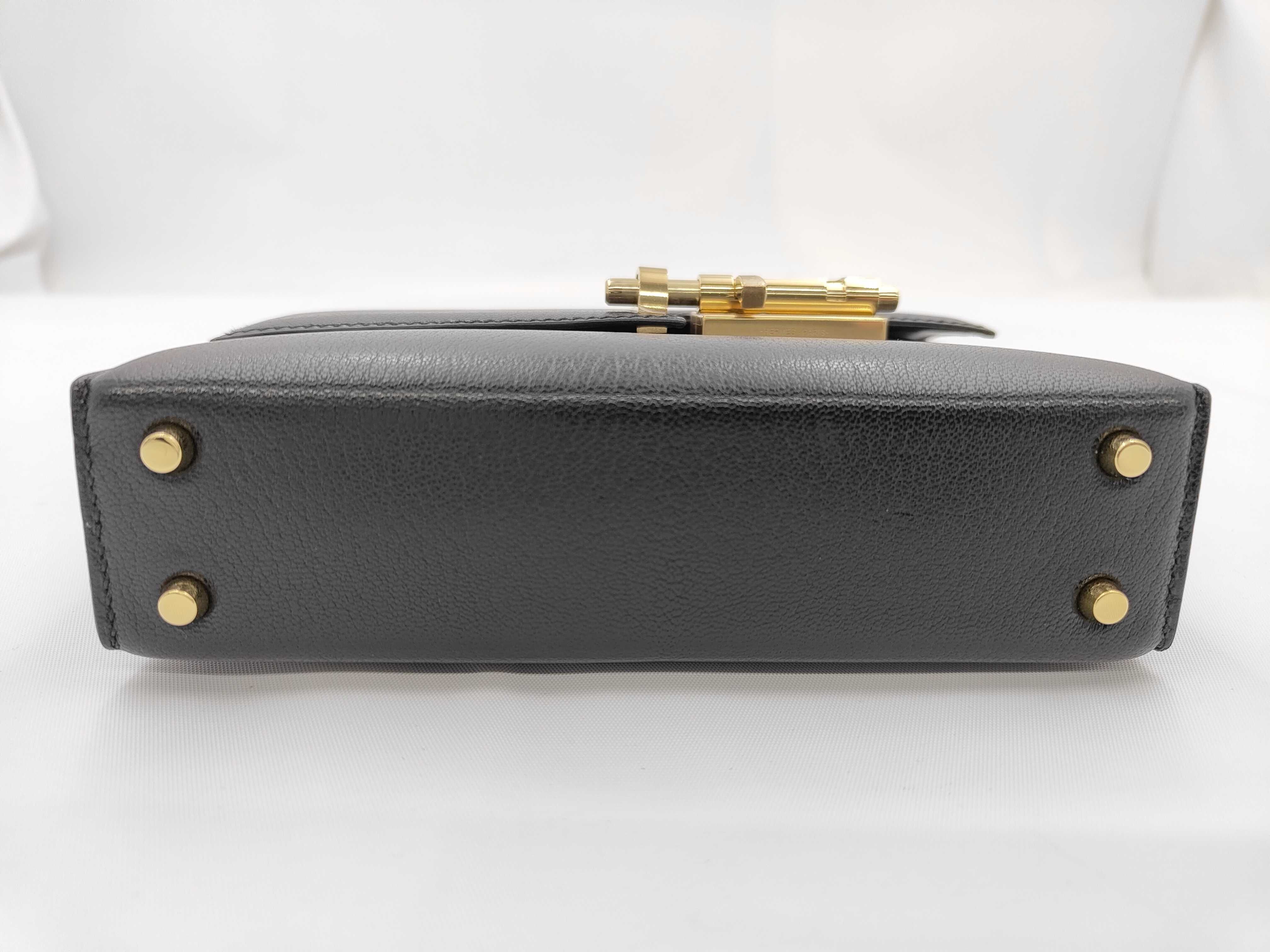 Vero Leather Shoulder Bag with Gold Hardware, D Stamp — view 5