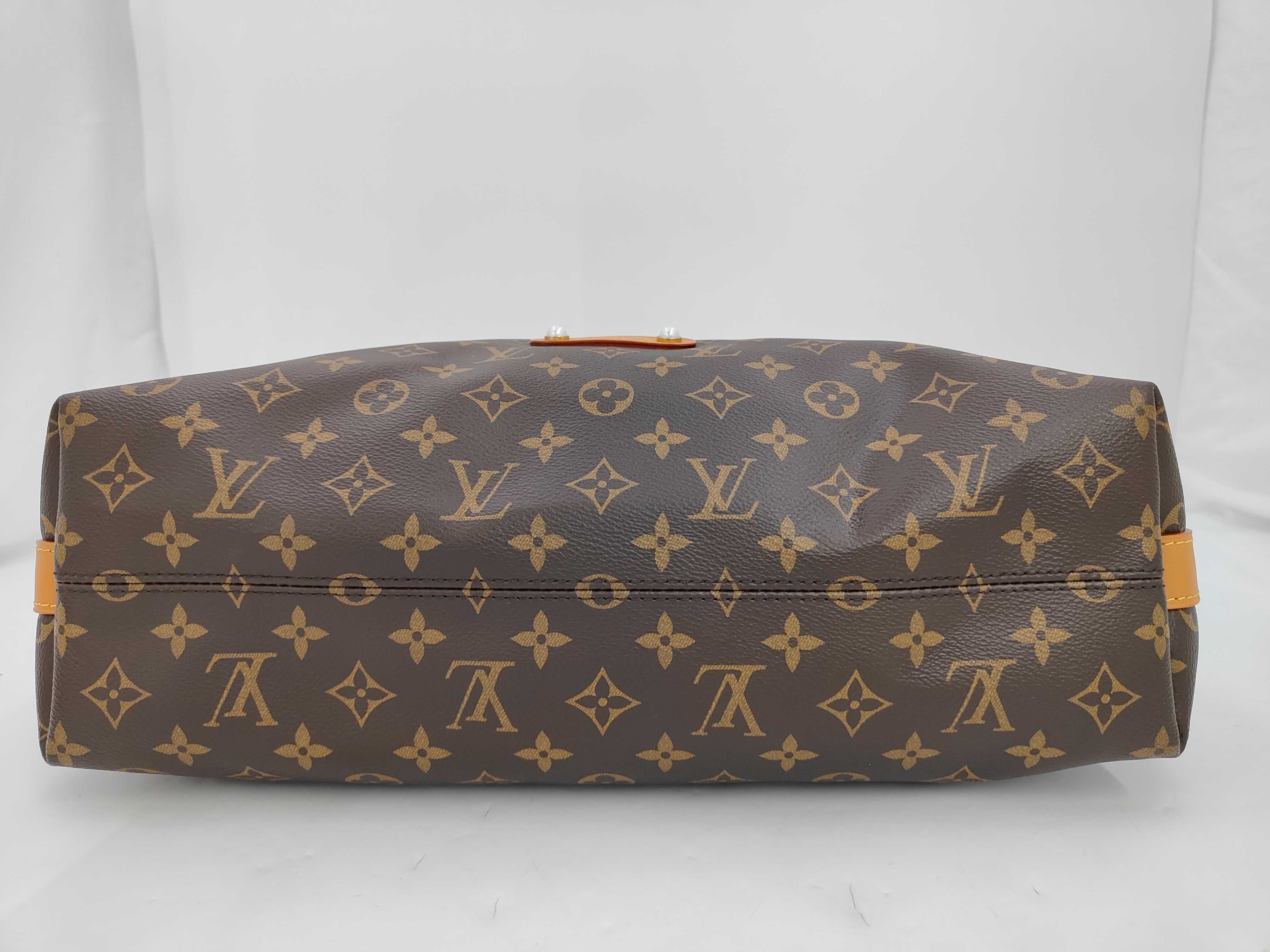 Monogram Vagabond GM Hobo Shoulder Bag — view 5