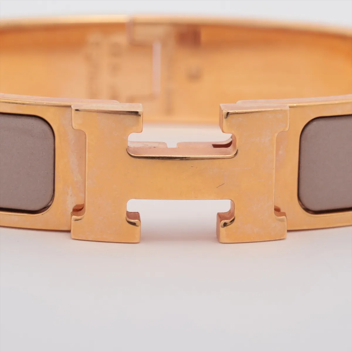 Click H Fan SP1222 Bangle GP Gold x Beige. Shows signs of wear, — view 3