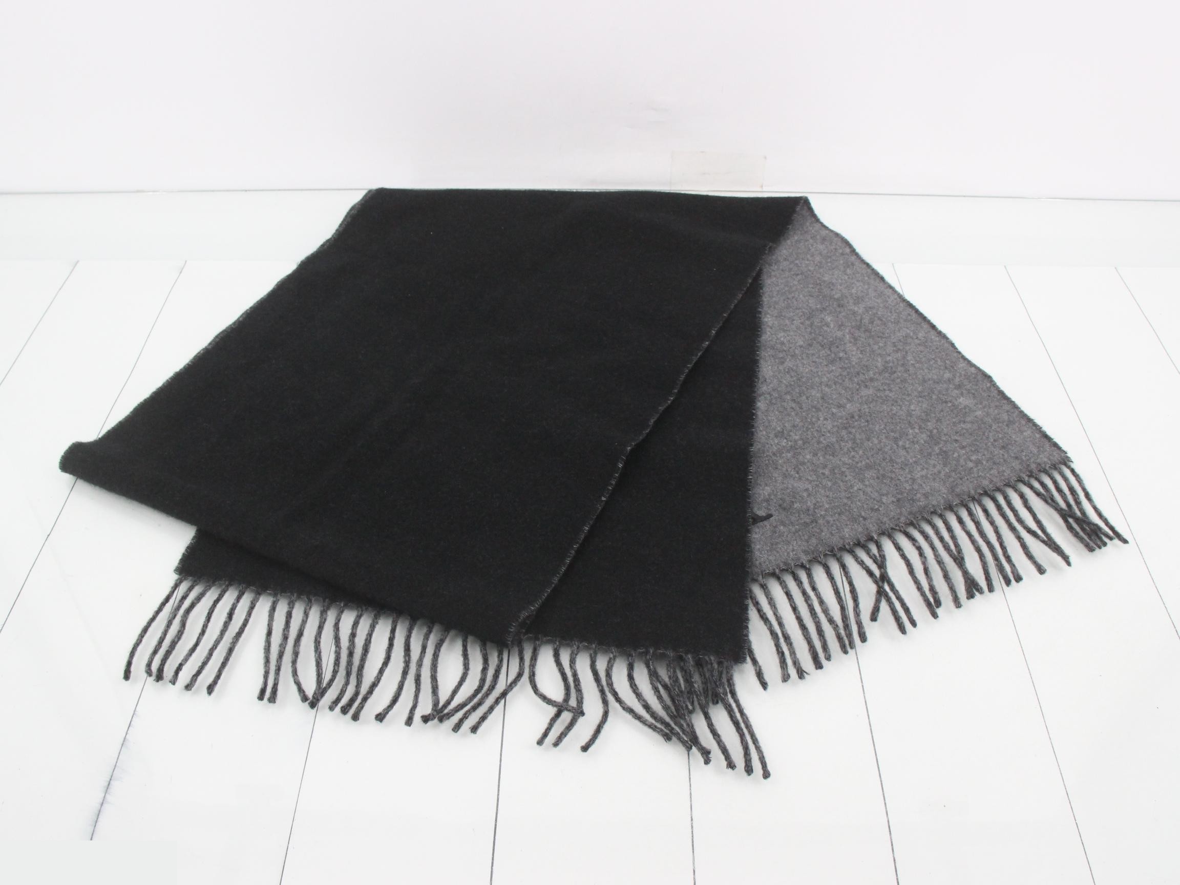 Reversible scarf, black + gray, 100% cashmere — view 3