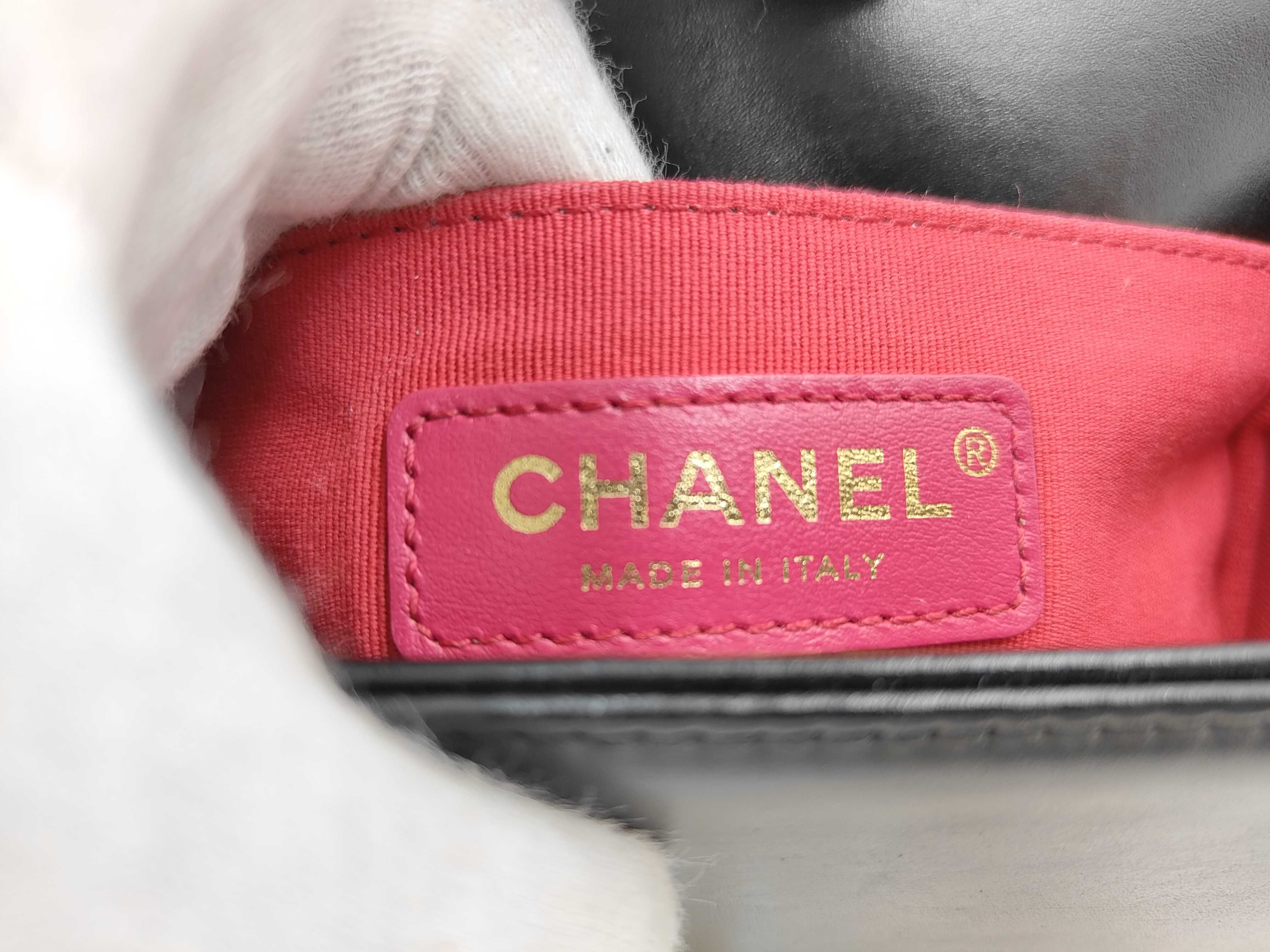 Boy Chanel 18 Calf Black Chain Shoulder Bag — view 14