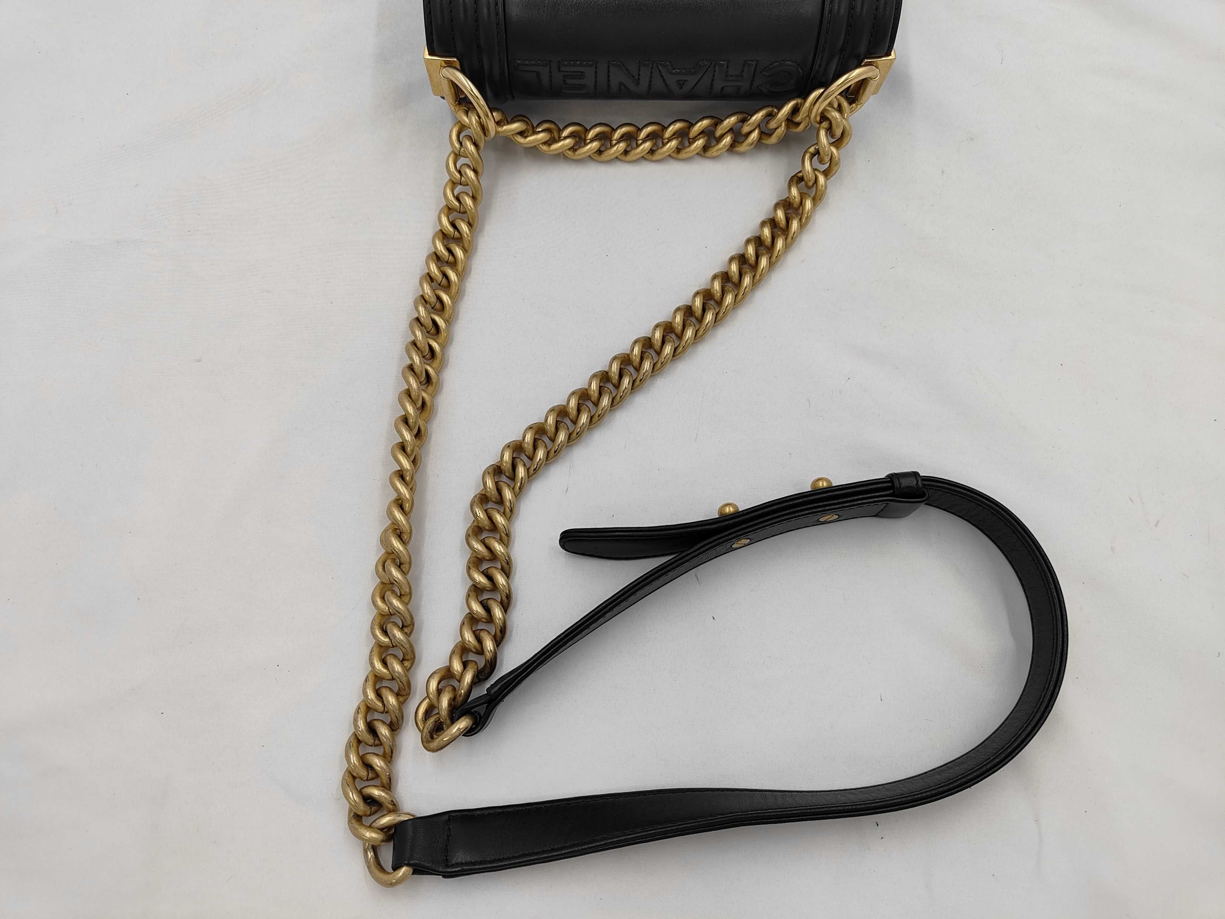 Boy Chanel 18 Calf Black Chain Shoulder Bag — view 3