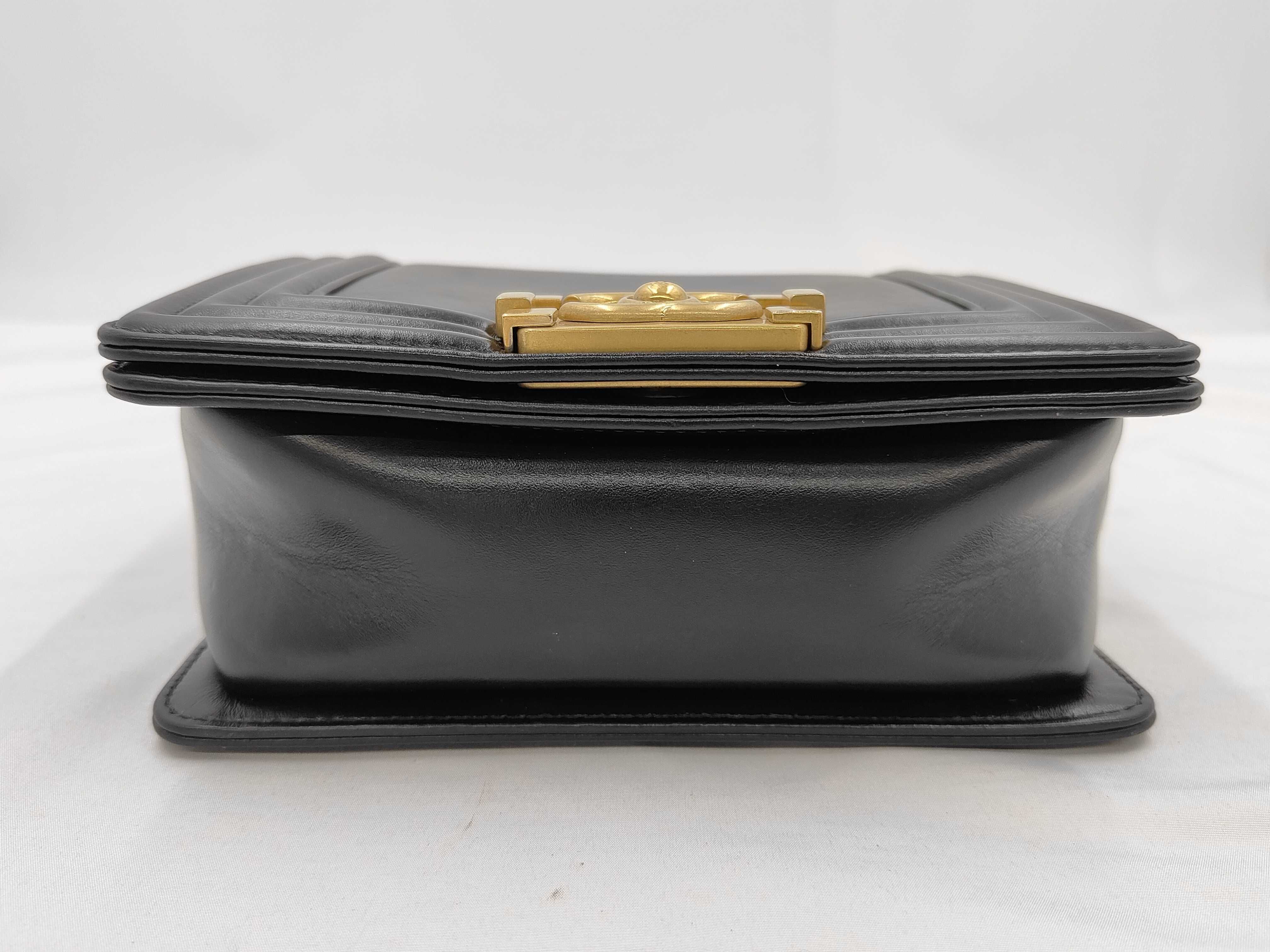 Boy Chanel 18 Calf Black Chain Shoulder Bag — view 6