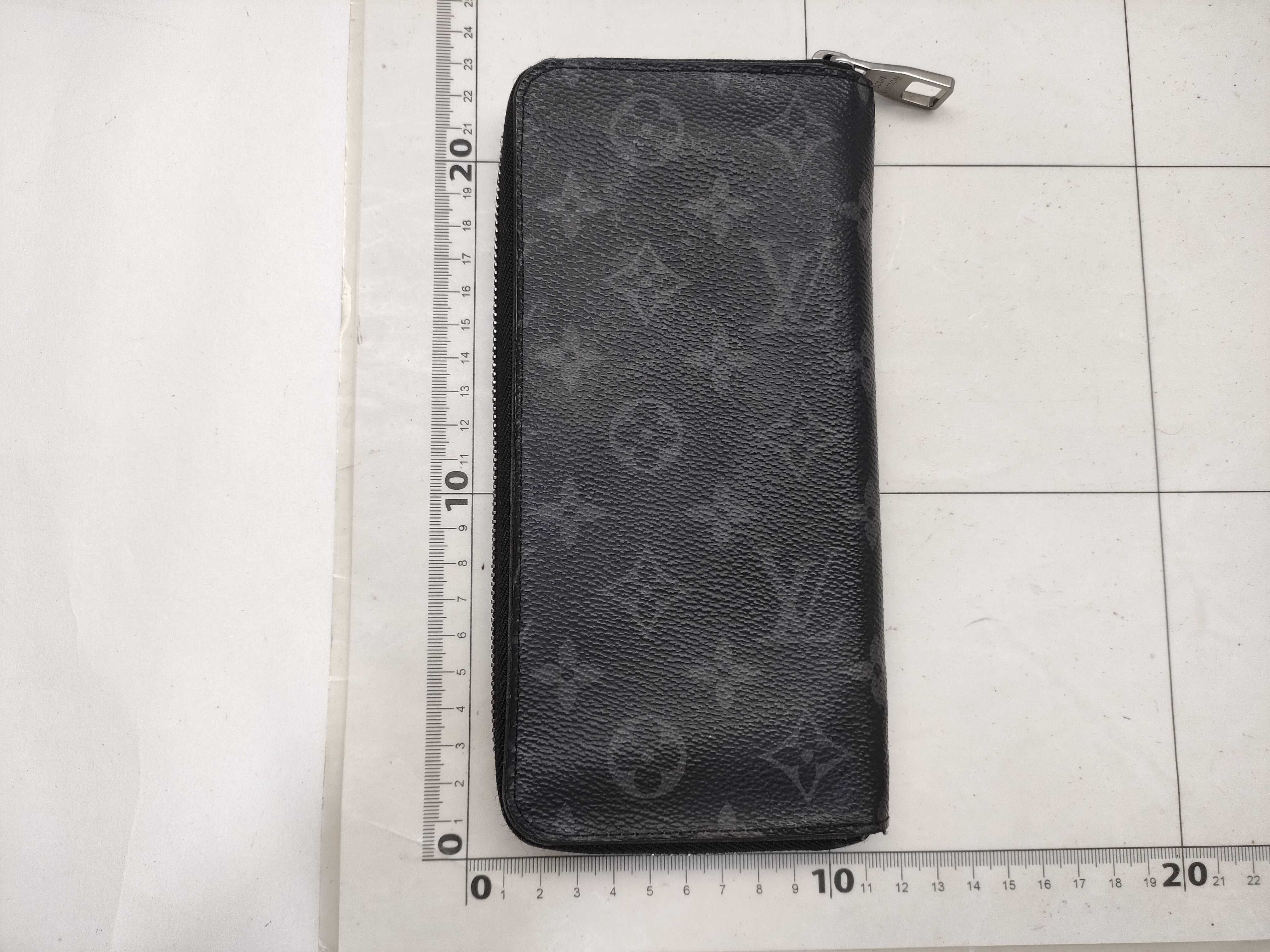 Vertical Monogram Eclipse M62295 GI1178 Wallet — view 2
