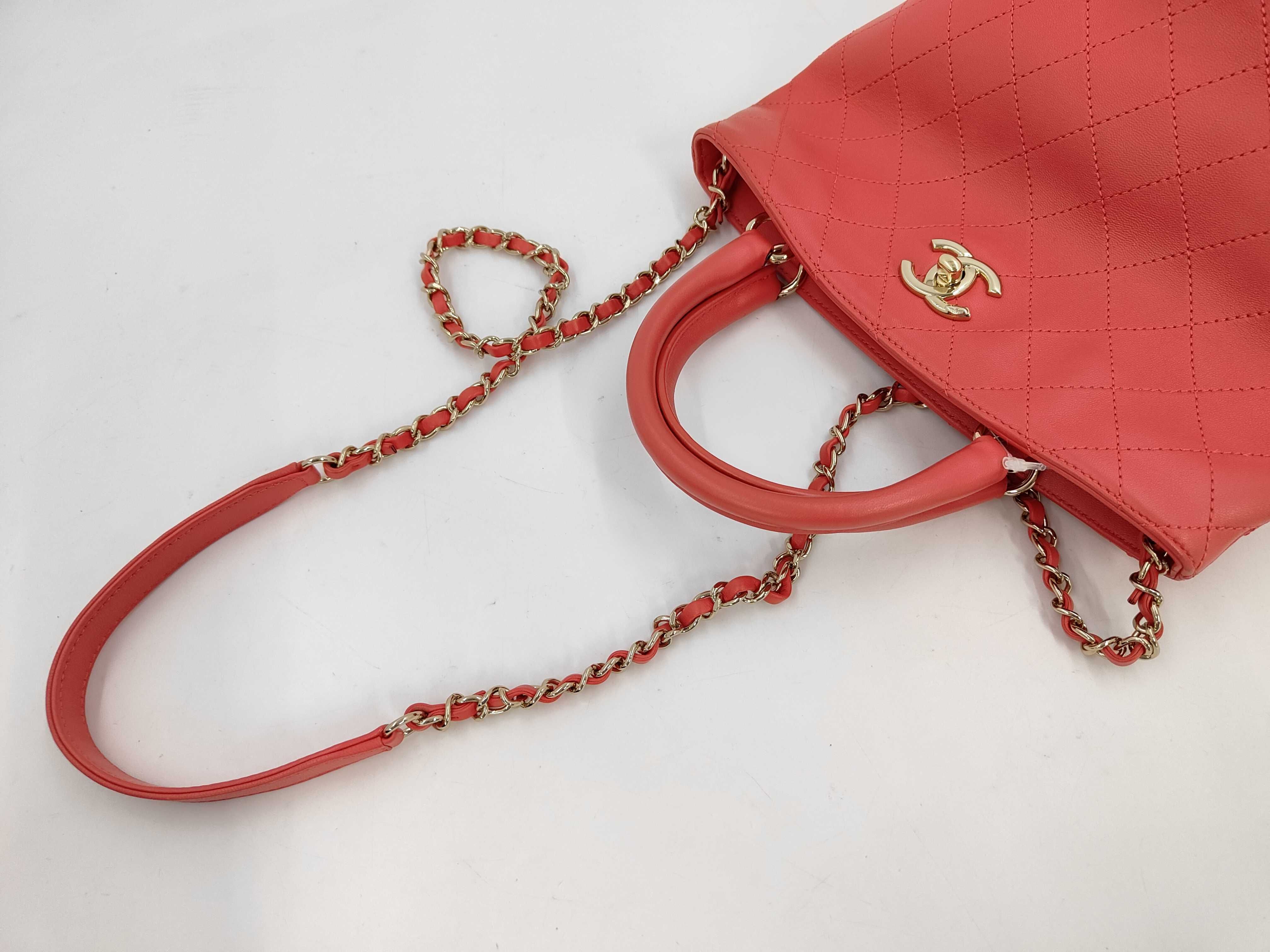 Lambskin Matelassé 2-way Shoulder Bag (Serial Number 27) — view 4