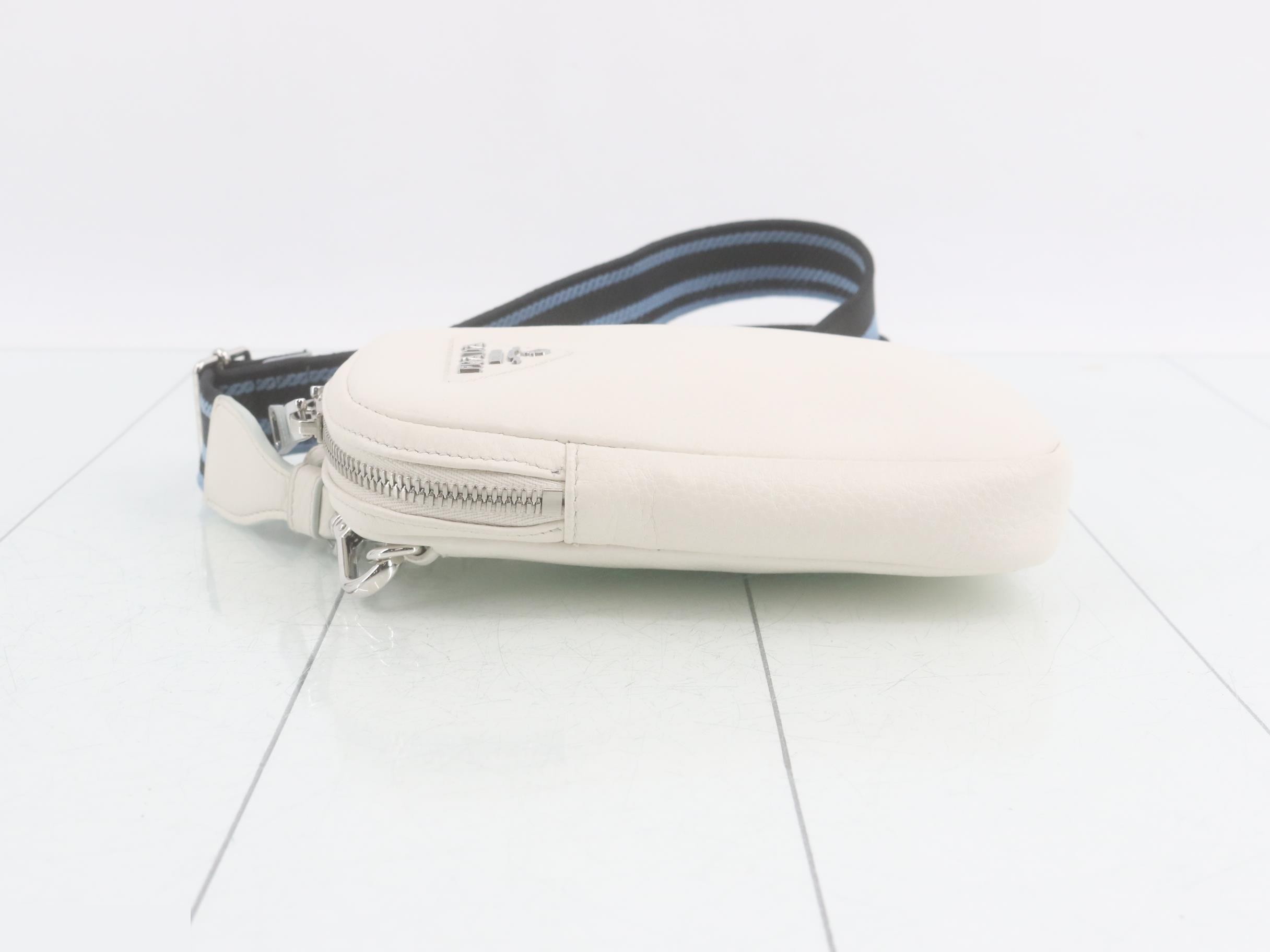 Leather shoulder bag with silver hardware — view 4