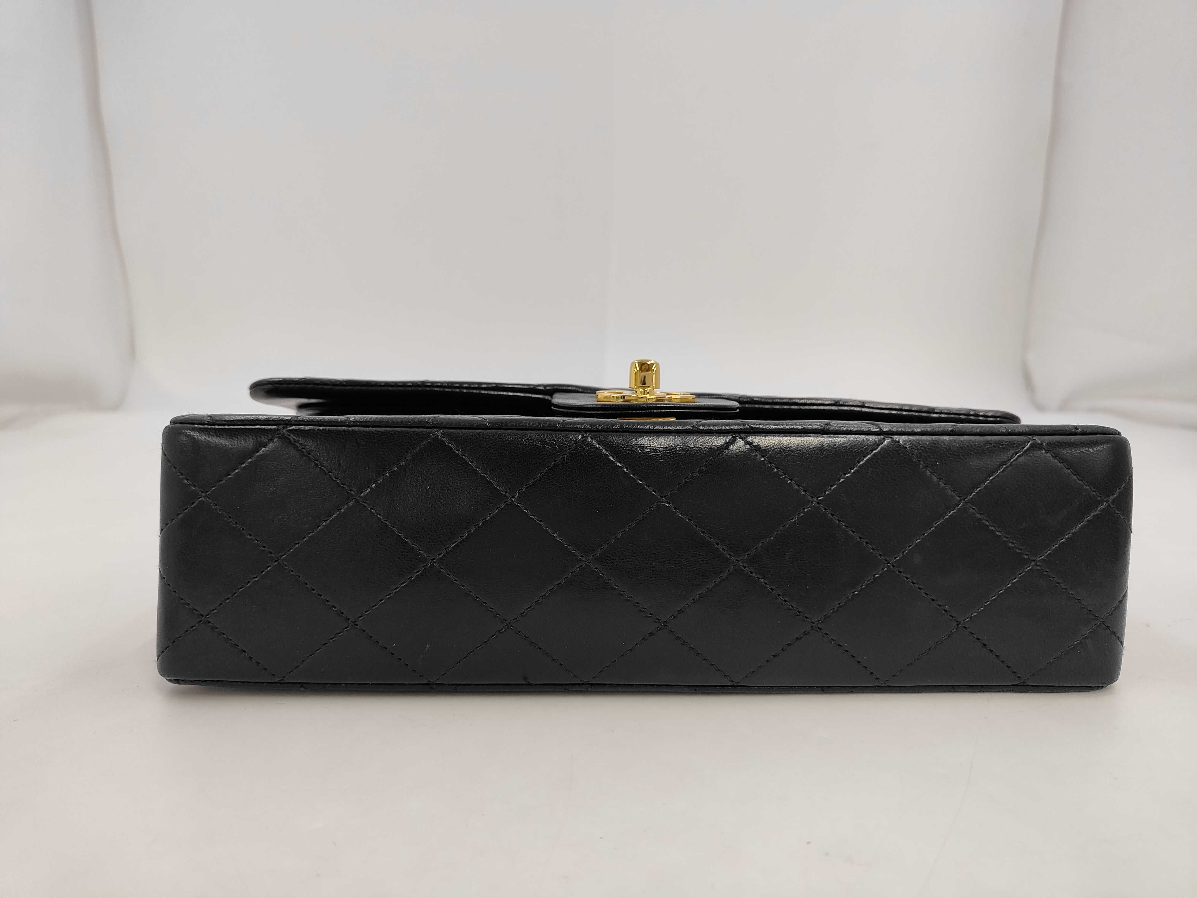 Matelassé 25 Lambskin Double Flap Double Chain Shoulder Bag — view 4