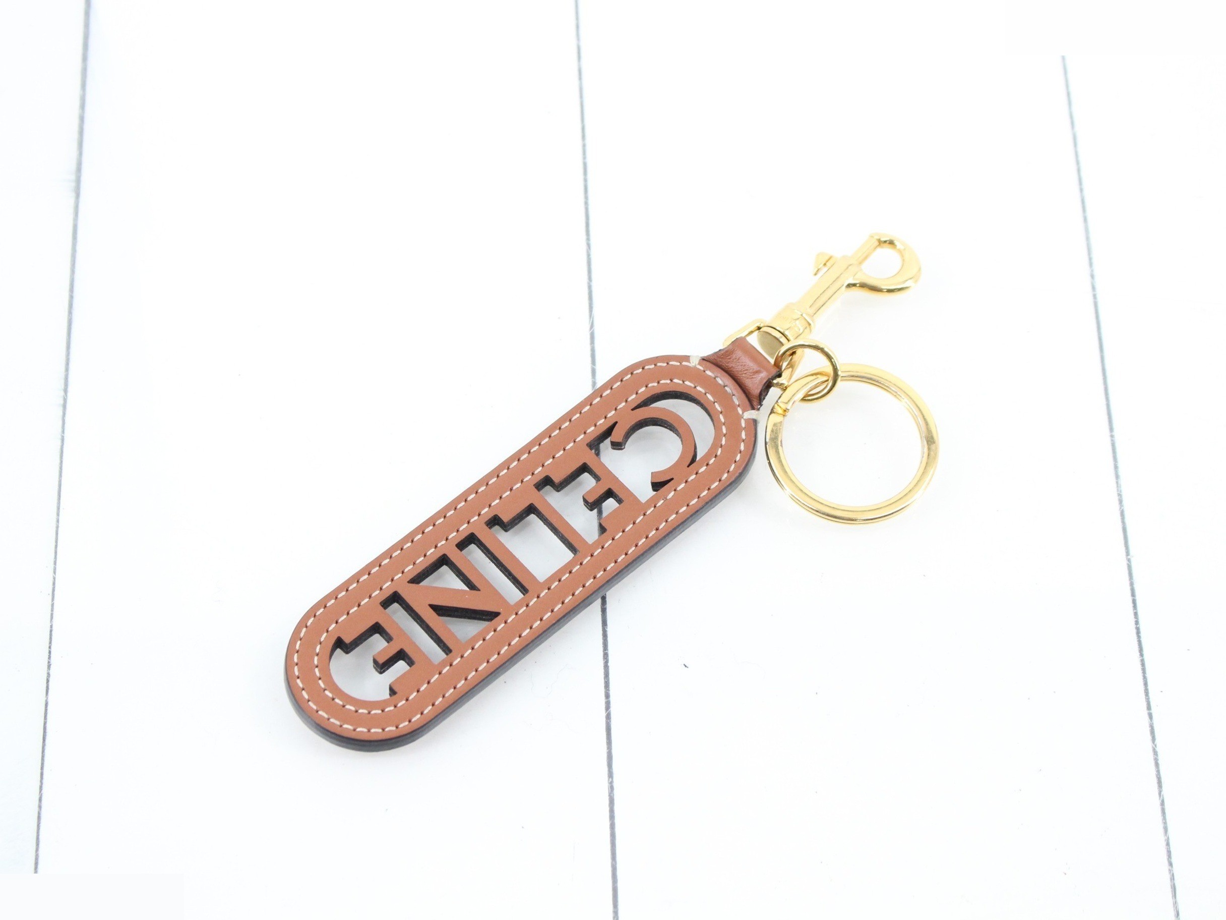 Other items: Small accessories, phone straps, keychains — view 2