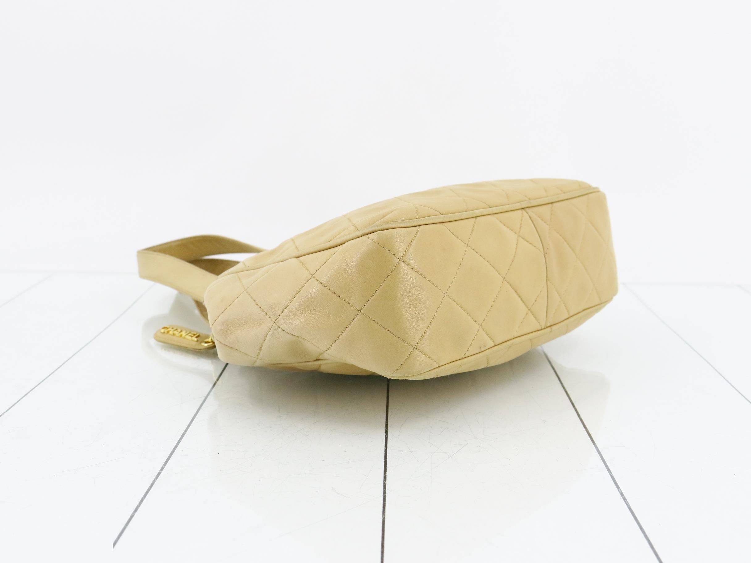 Matelassé 23 handbag, beige lambskin, gold hardware. — view 5