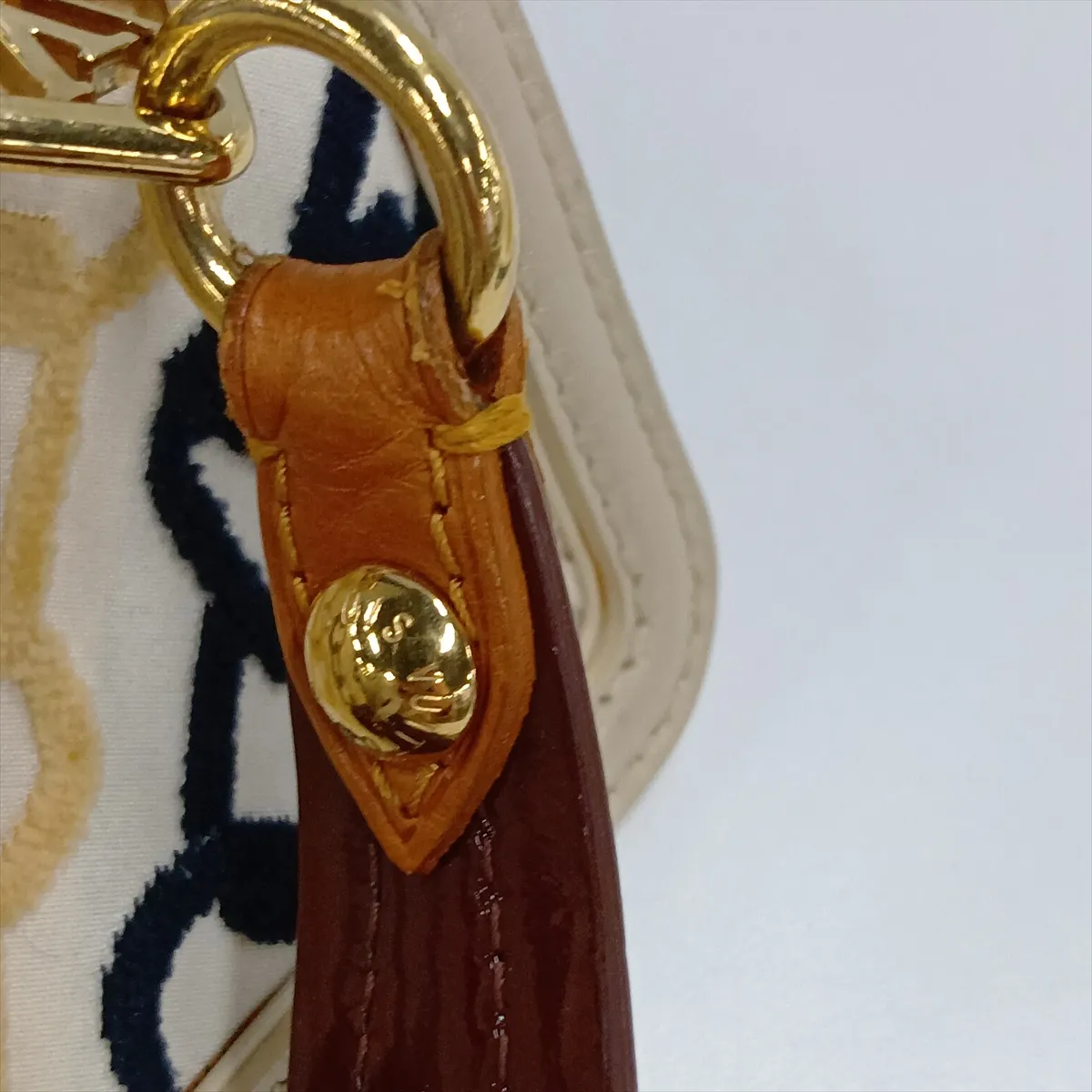 Monogram Charm Pochette Lover M95194 BA0046 Beige x Black — view 15