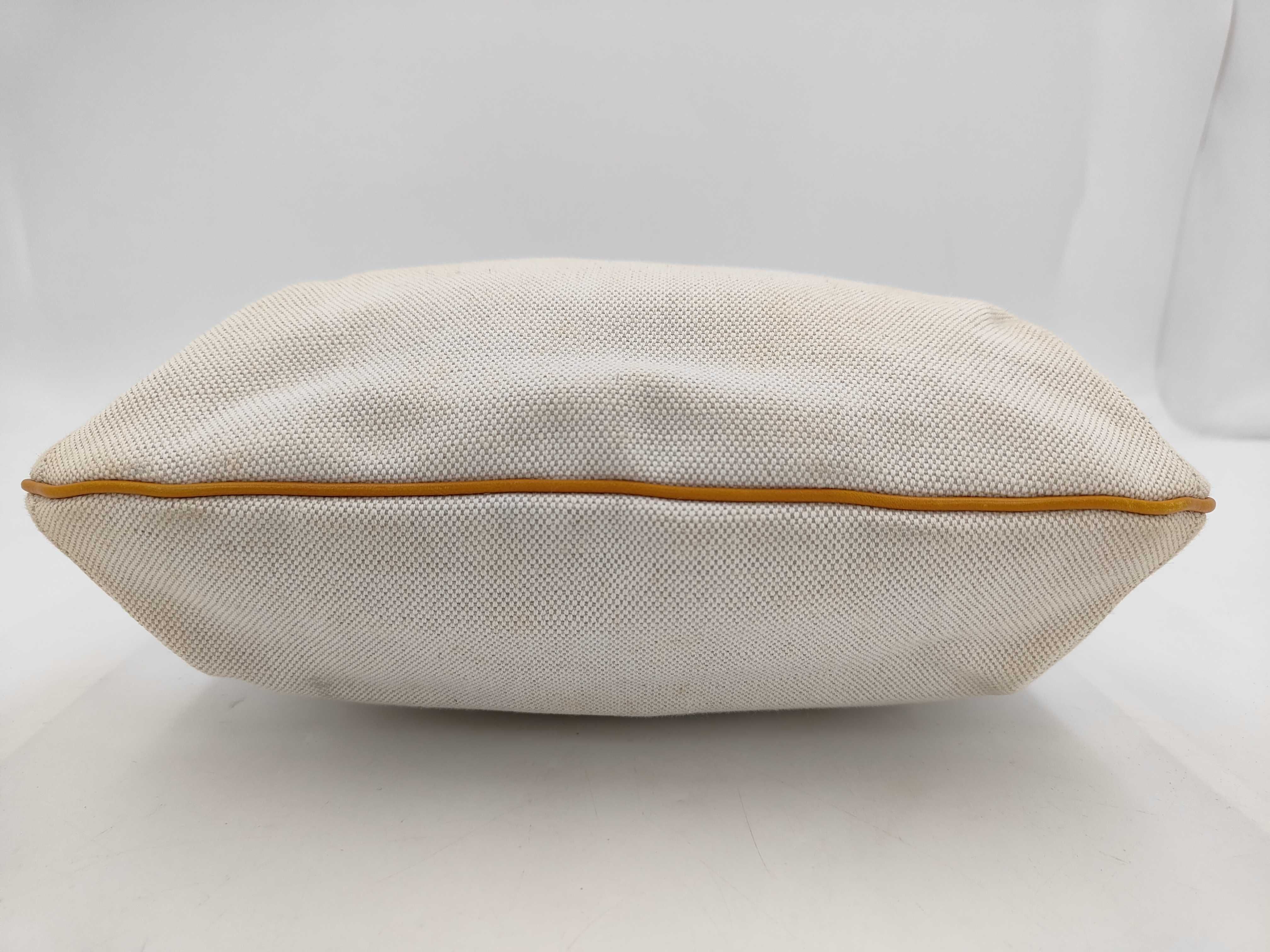 shoulder bag — view 3