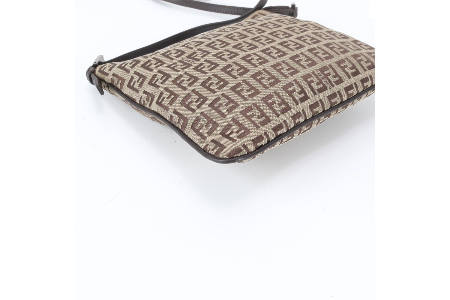 Zucchino Leather Shoulder Bag (Crossbody) — view 4