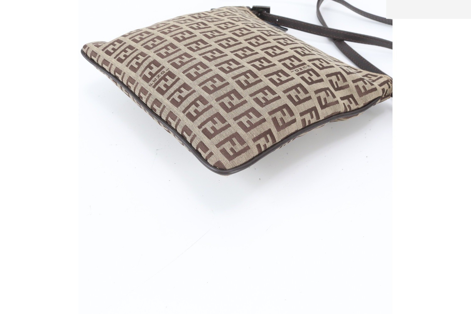 Zucchino Leather Shoulder Bag (Crossbody) — view 5