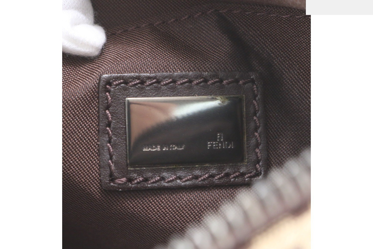 Zucchino Leather Shoulder Bag (Crossbody) — view 8