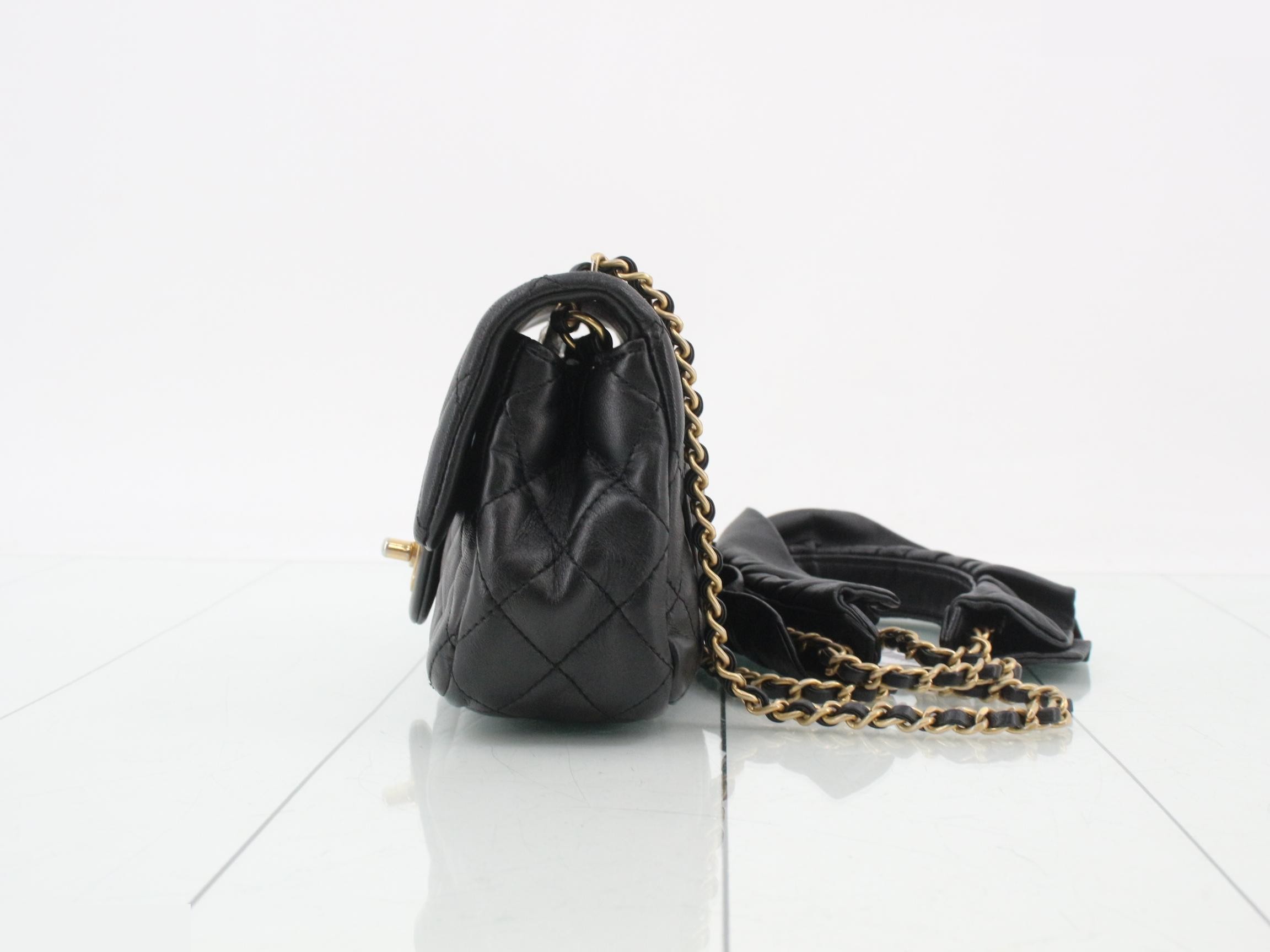 Matelassé Lambskin Turnlock Frill Chain Shoulder Bag — view 3