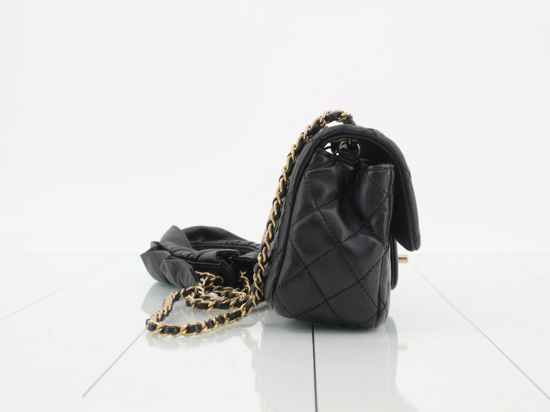 Matelassé Lambskin Turnlock Frill Chain Shoulder Bag — view 4