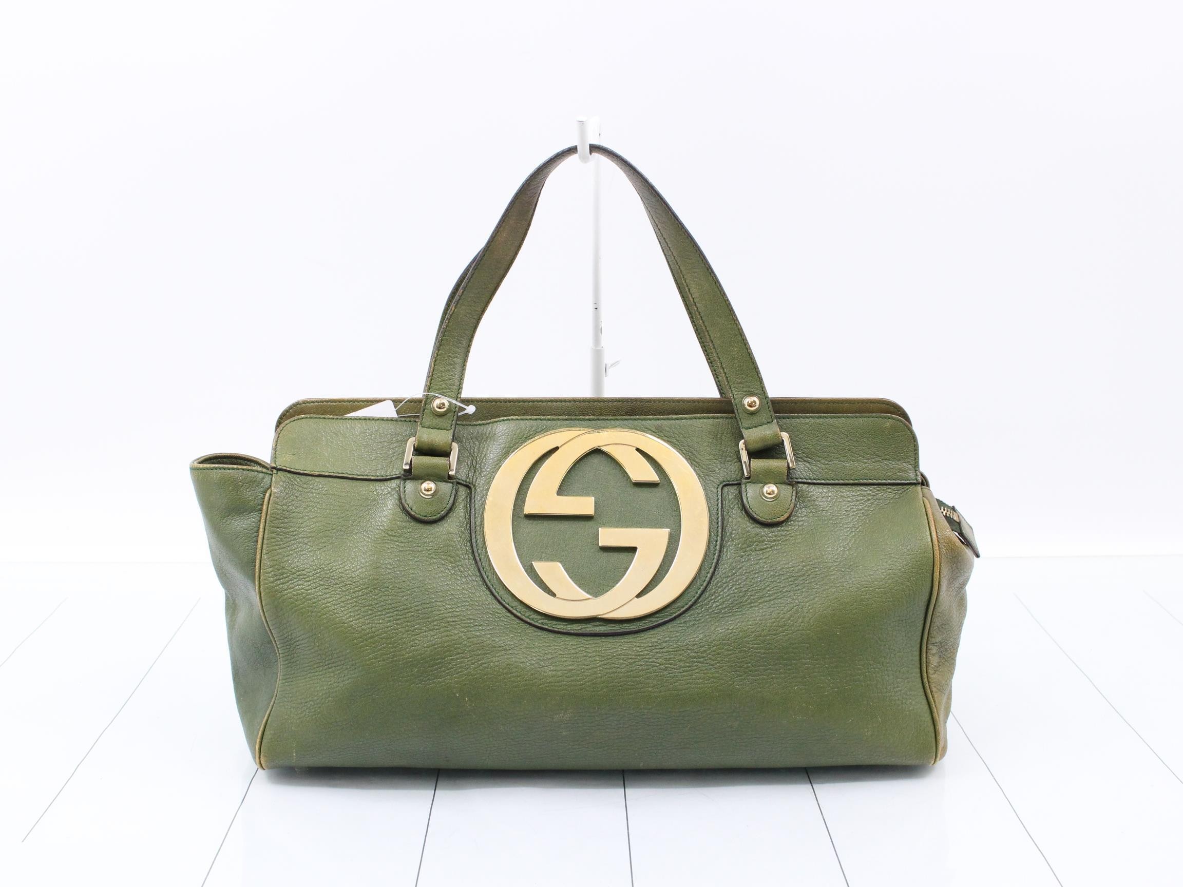 Interlocking handbag leather green