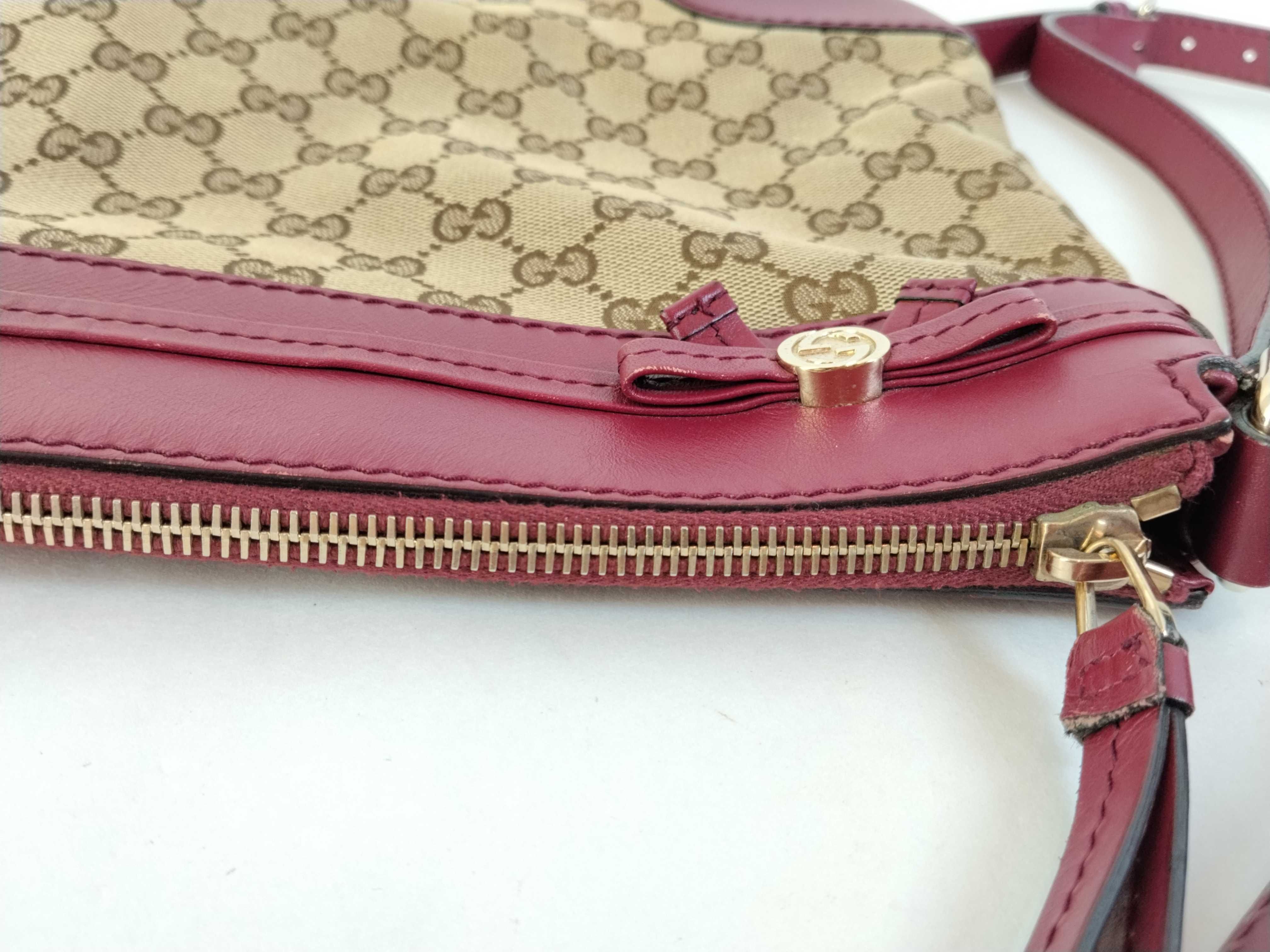 GG Canvas Shoulder Bag — view 9