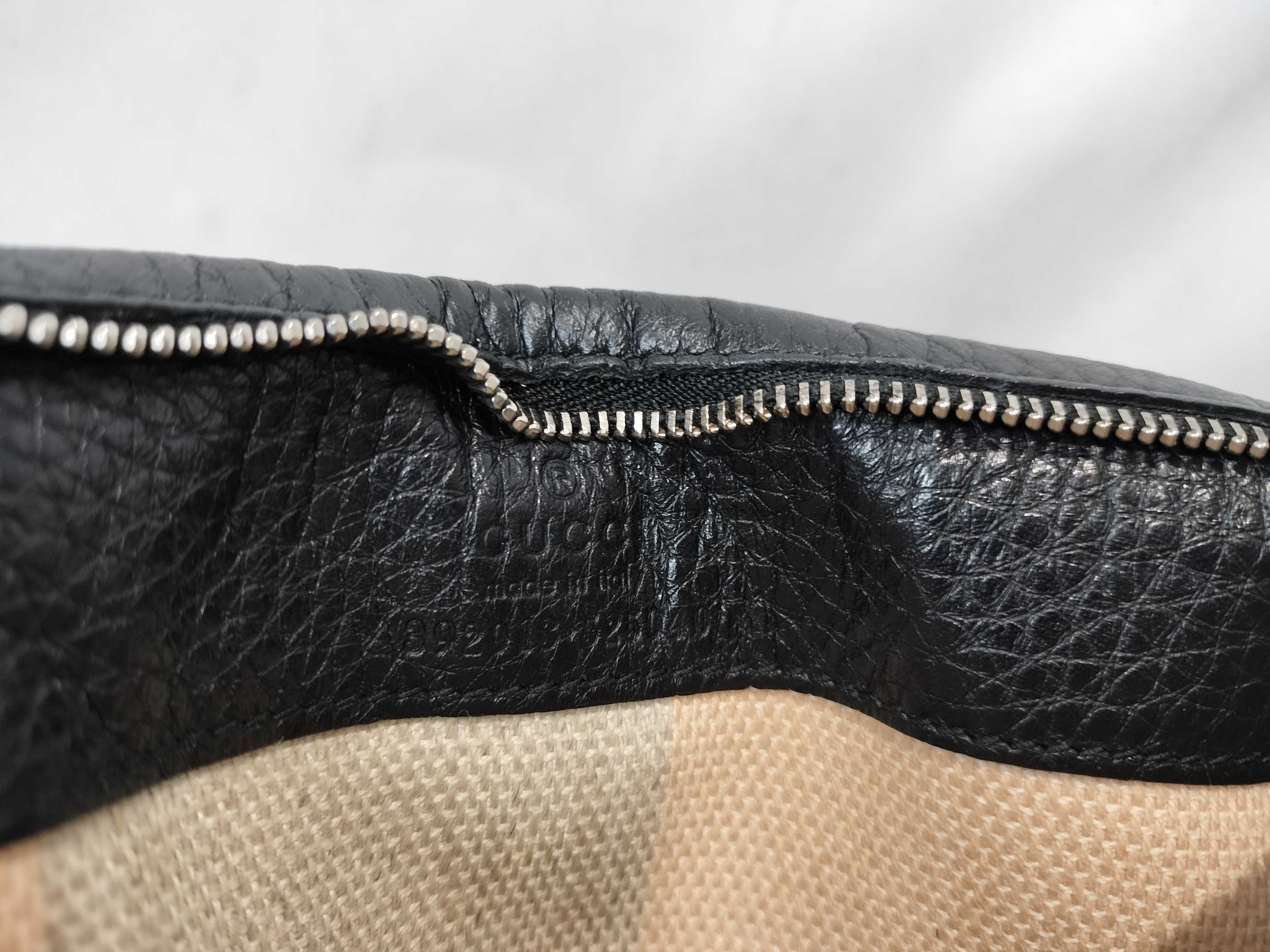 ID- Bamboo Cowskin 2-Way Handbag Black 392013 Handbag — view 13