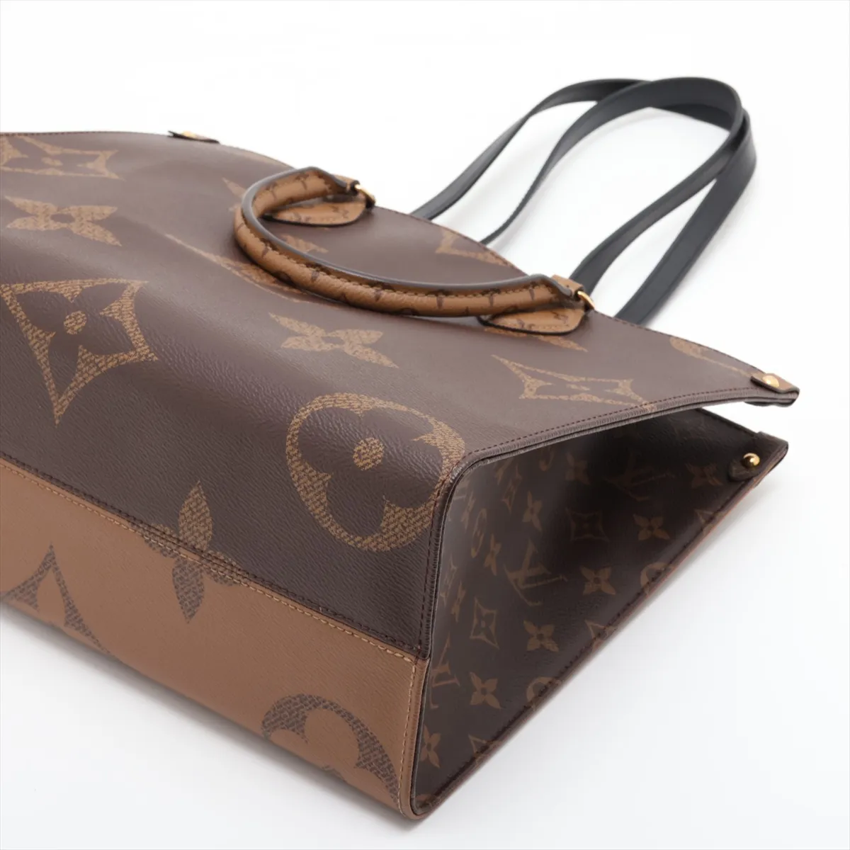 Giant Monogram Reverse OnTheGo MM M45321 Brown (RFID detected) — view 3