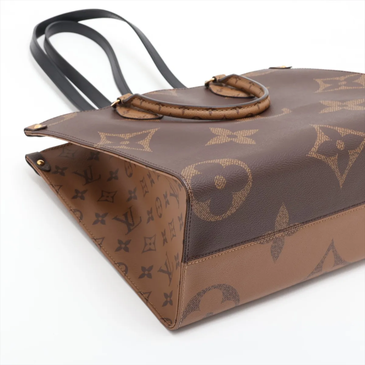 Giant Monogram Reverse OnTheGo MM M45321 Brown (RFID detected) — view 4