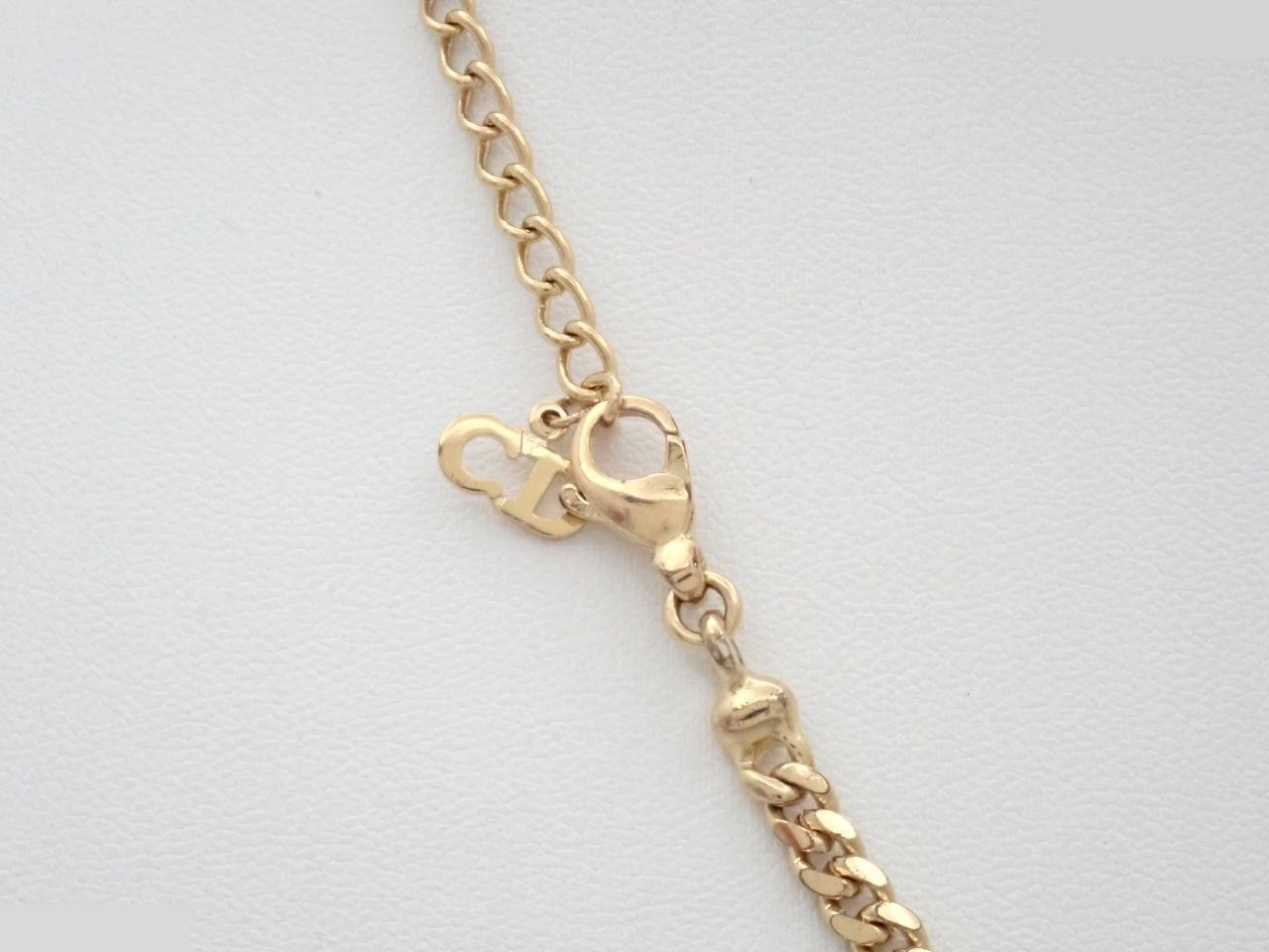 Other lines: Precious metals, necklaces, pendants, chains approximately 45cm long. — view 2
