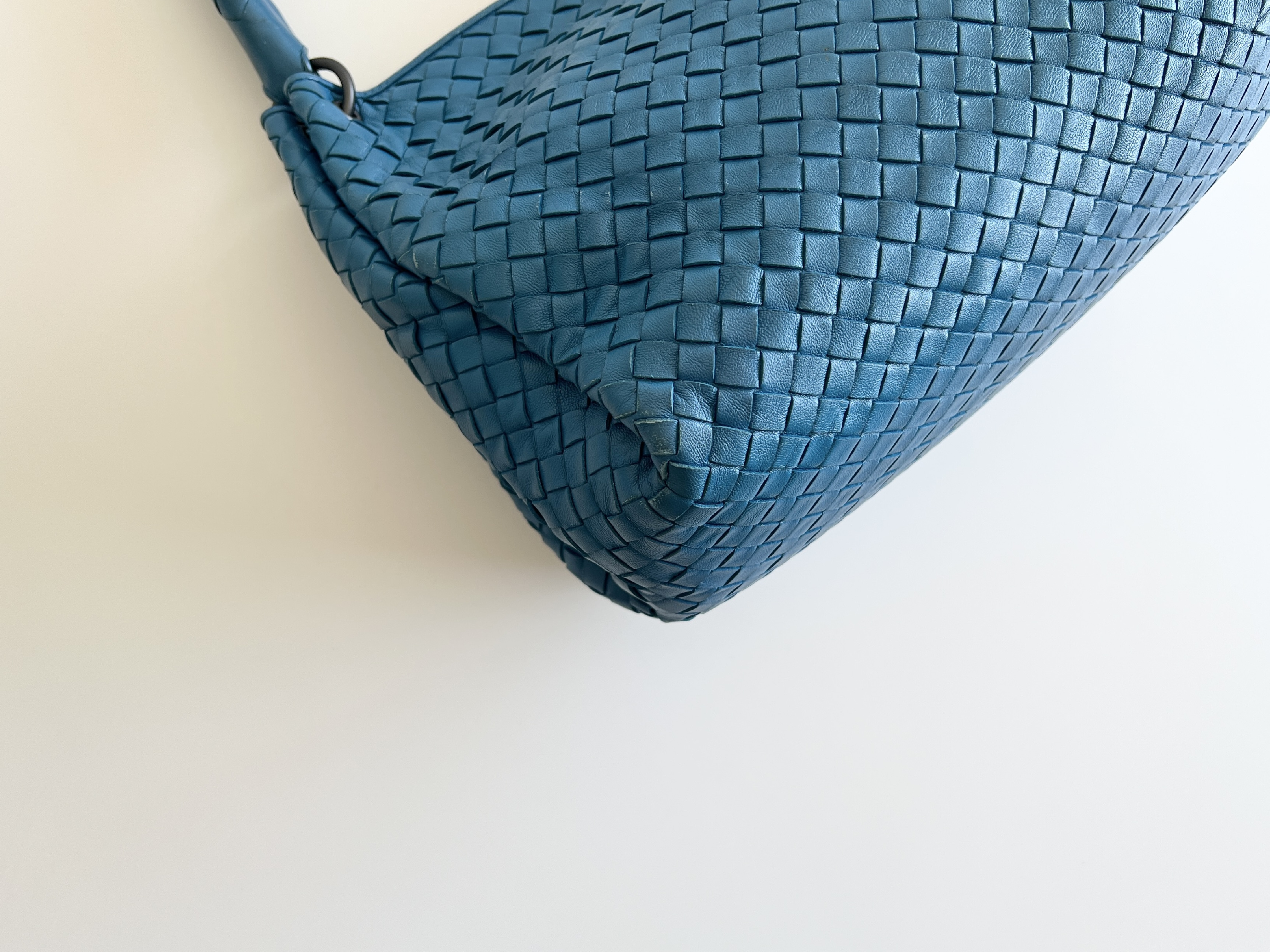 Intrecciato Leather Tote Bag Handbag — view 11