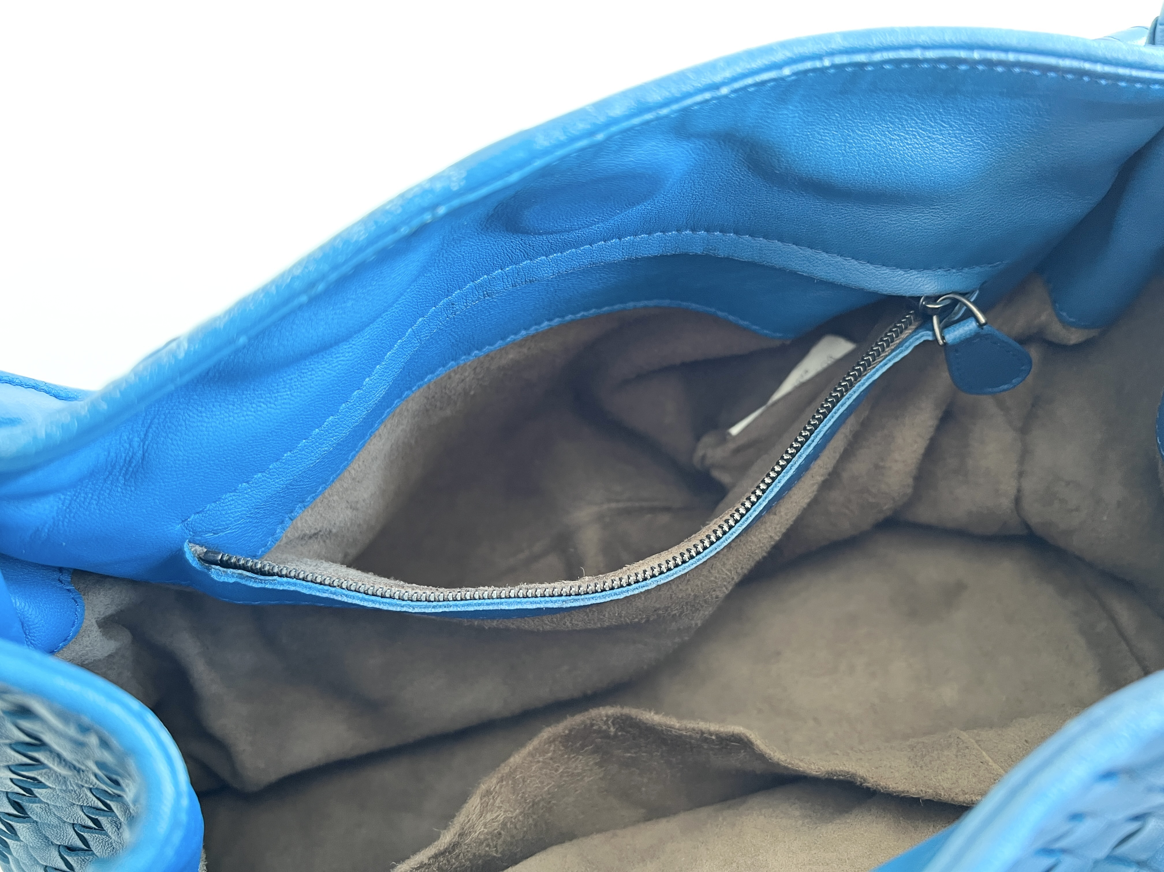Intrecciato Leather Tote Bag Handbag — view 8