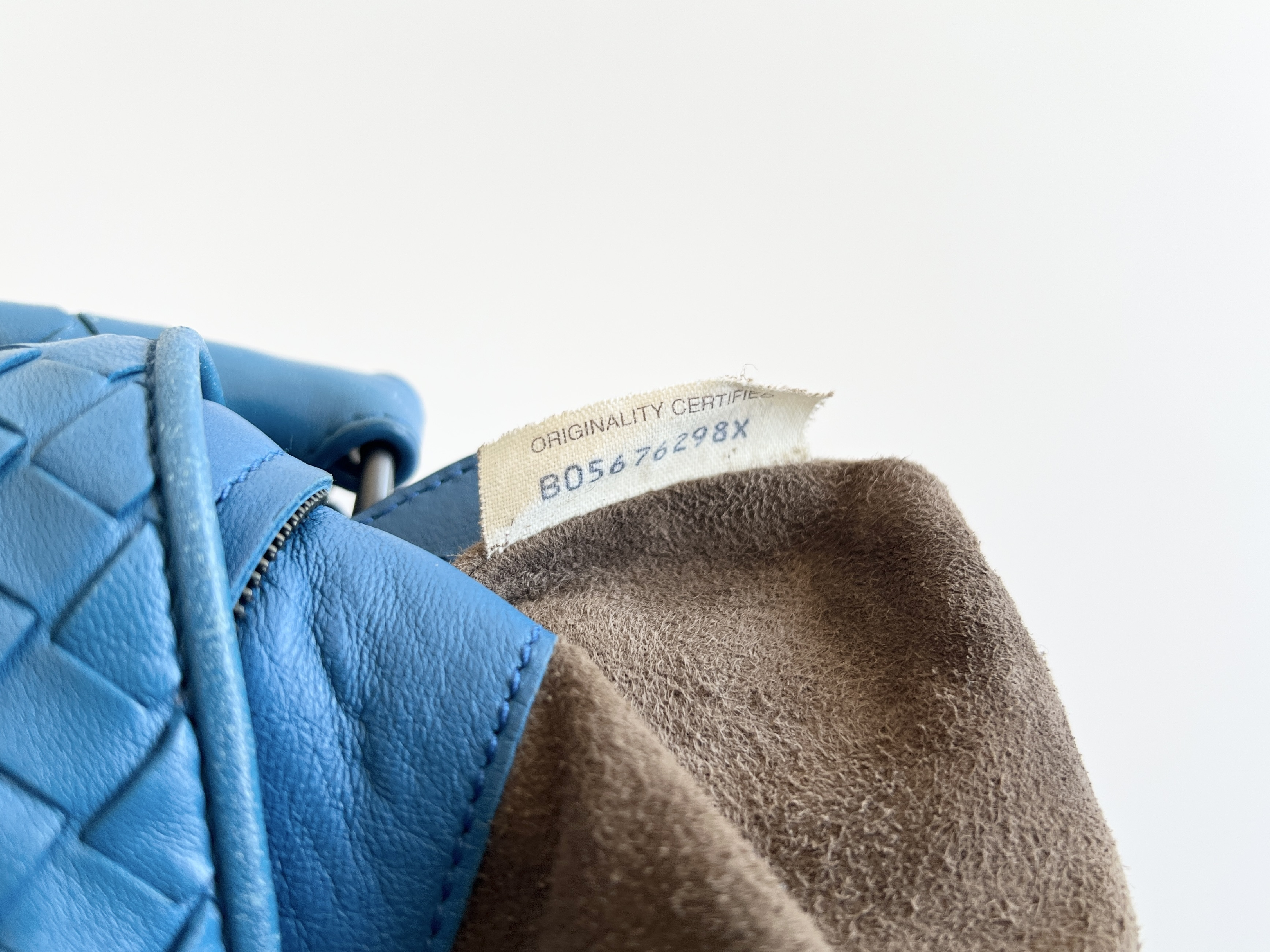 Intrecciato Leather Tote Bag Handbag — view 10