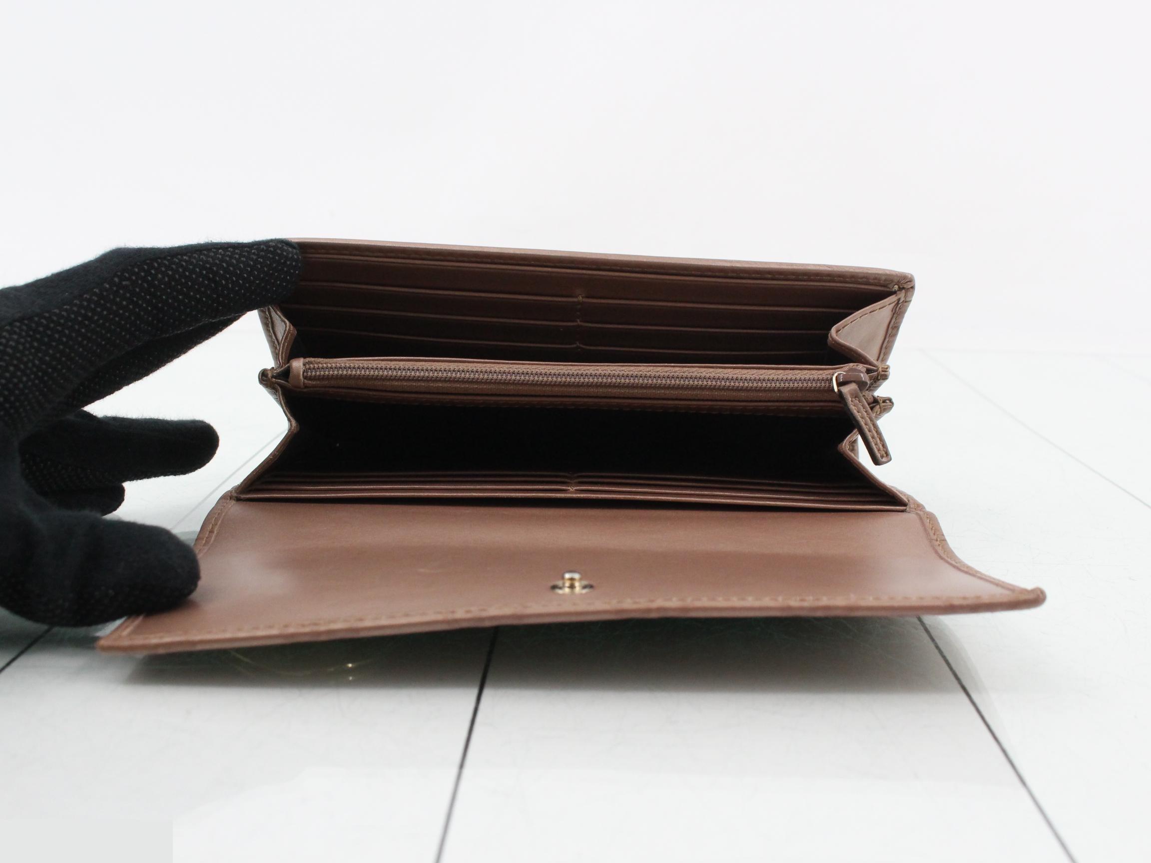 long wallet with heart design — view 4