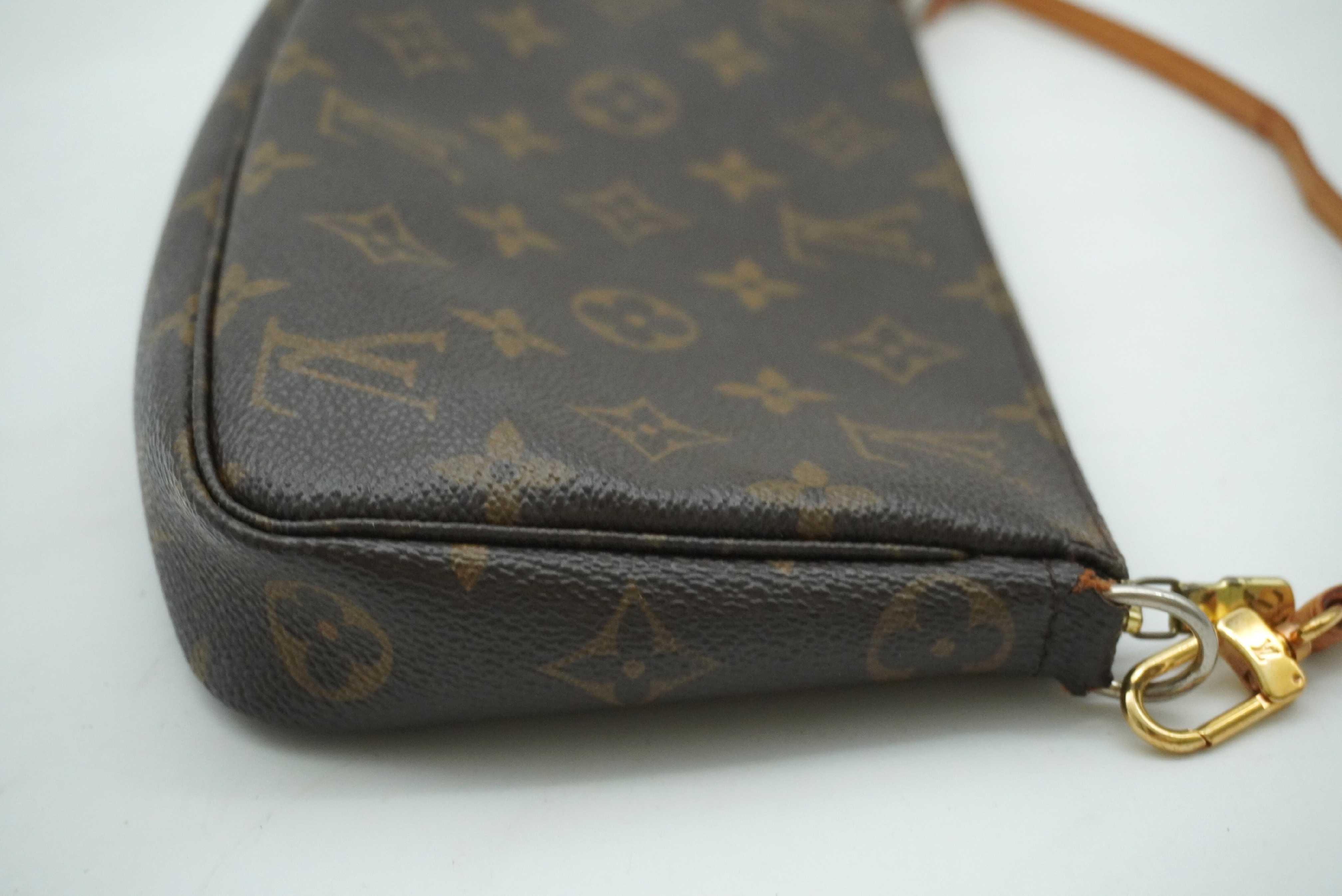 Monogram Pochette Accessoires M51980 Handbag — view 4