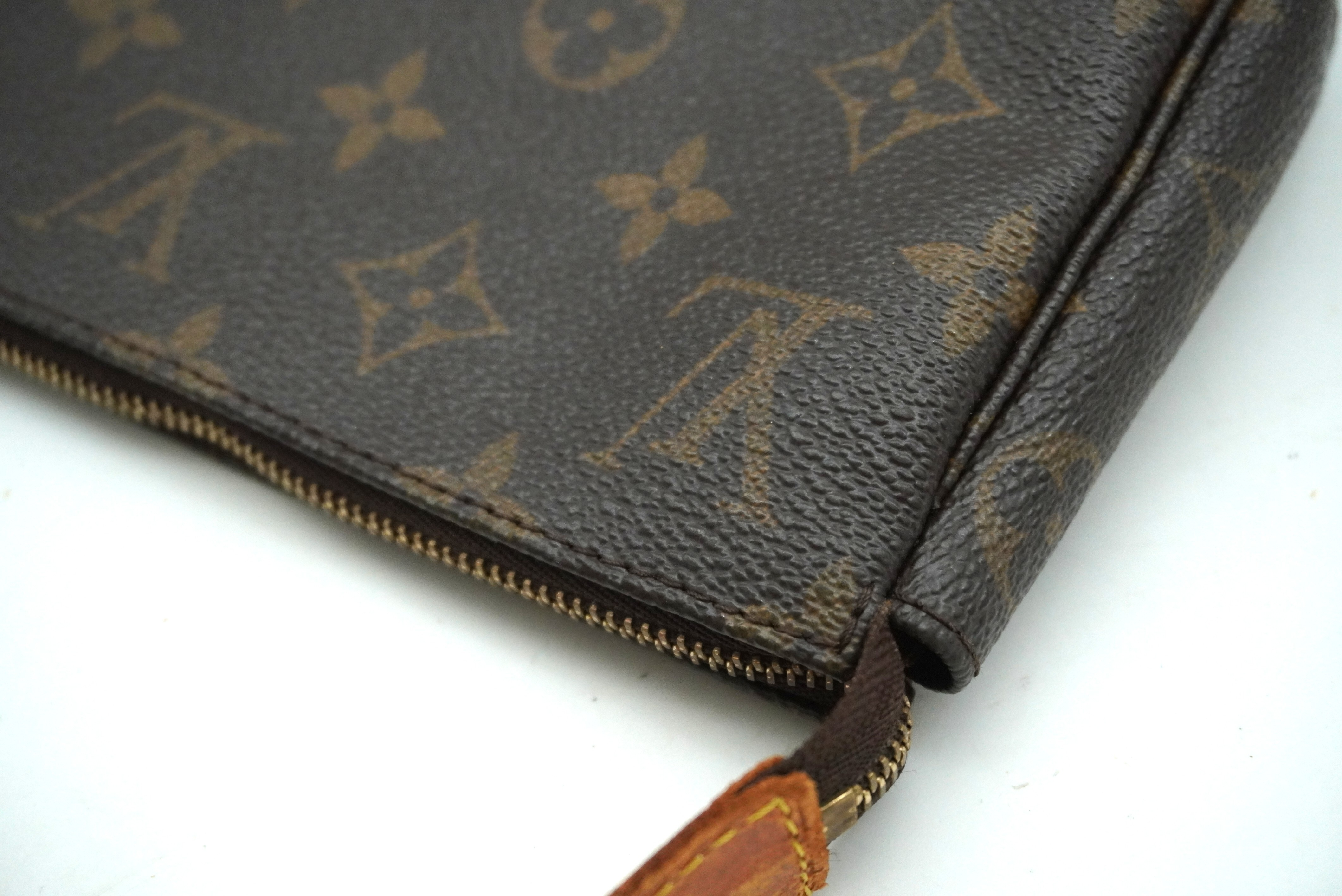 Monogram Pochette Accessoires M51980 Handbag — view 8