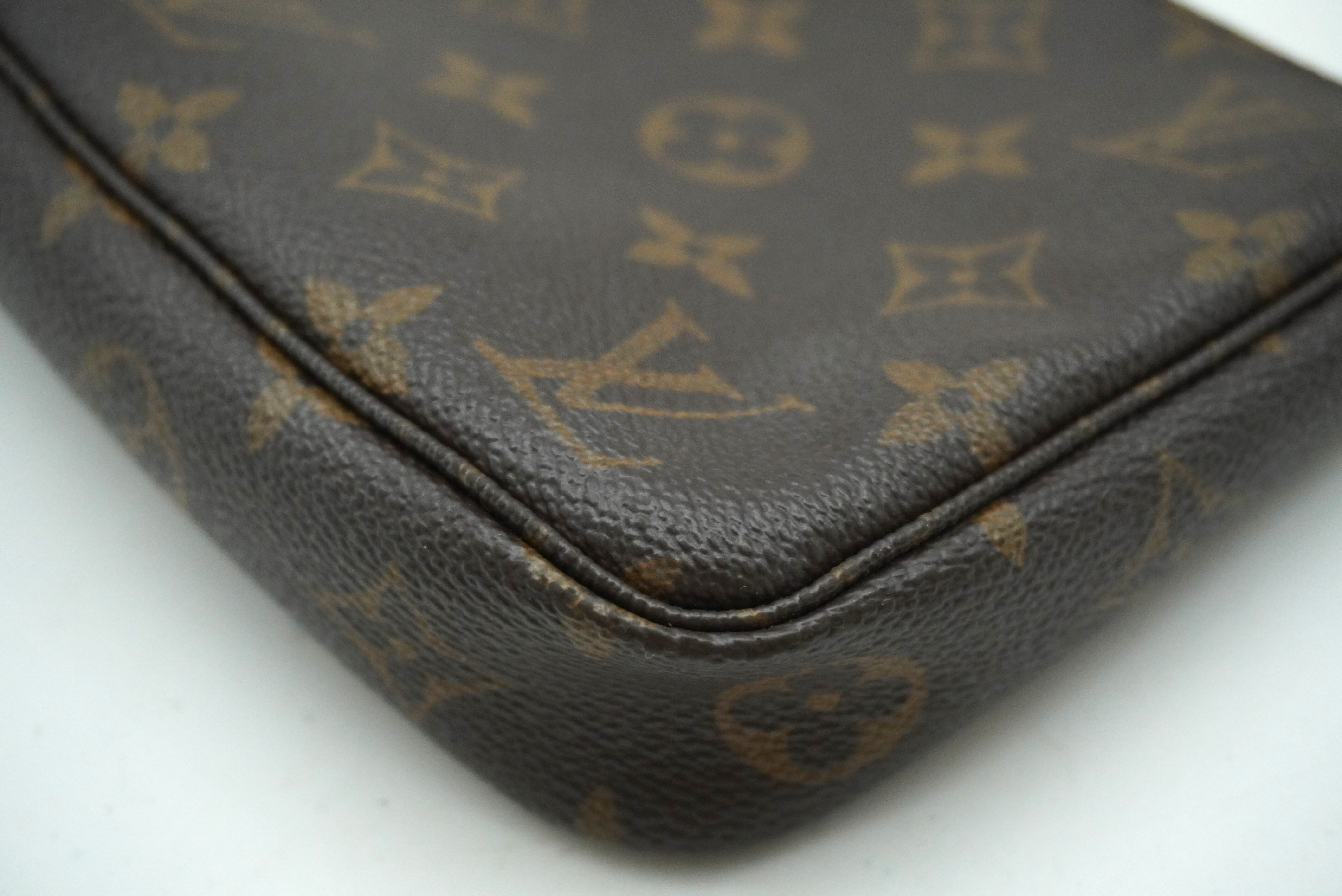 Monogram Pochette Accessoires M51980 Handbag — view 9