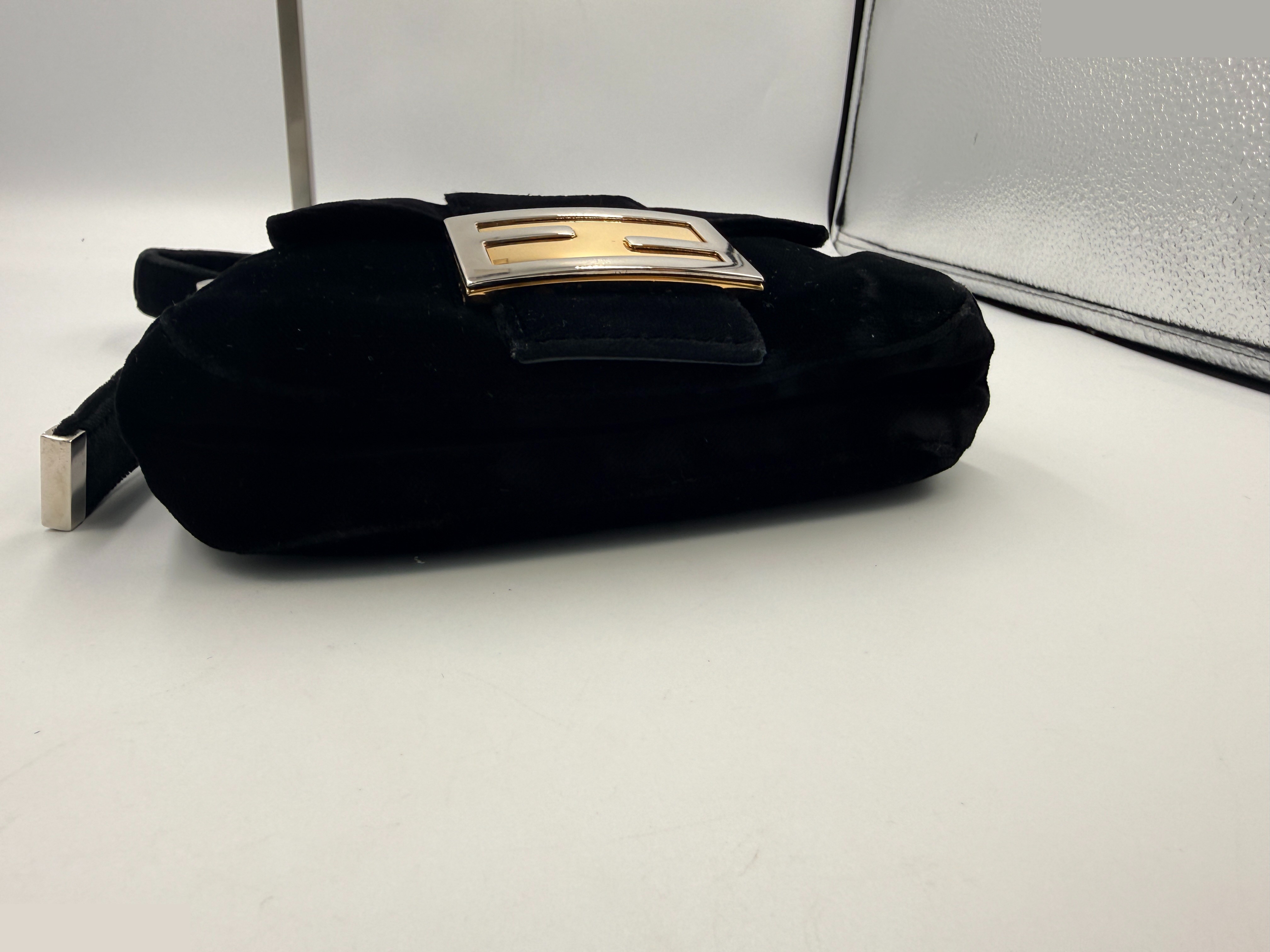 Mamma Bucket Mini Bag/Shoulder Bag, Velour/Velvet — view 4