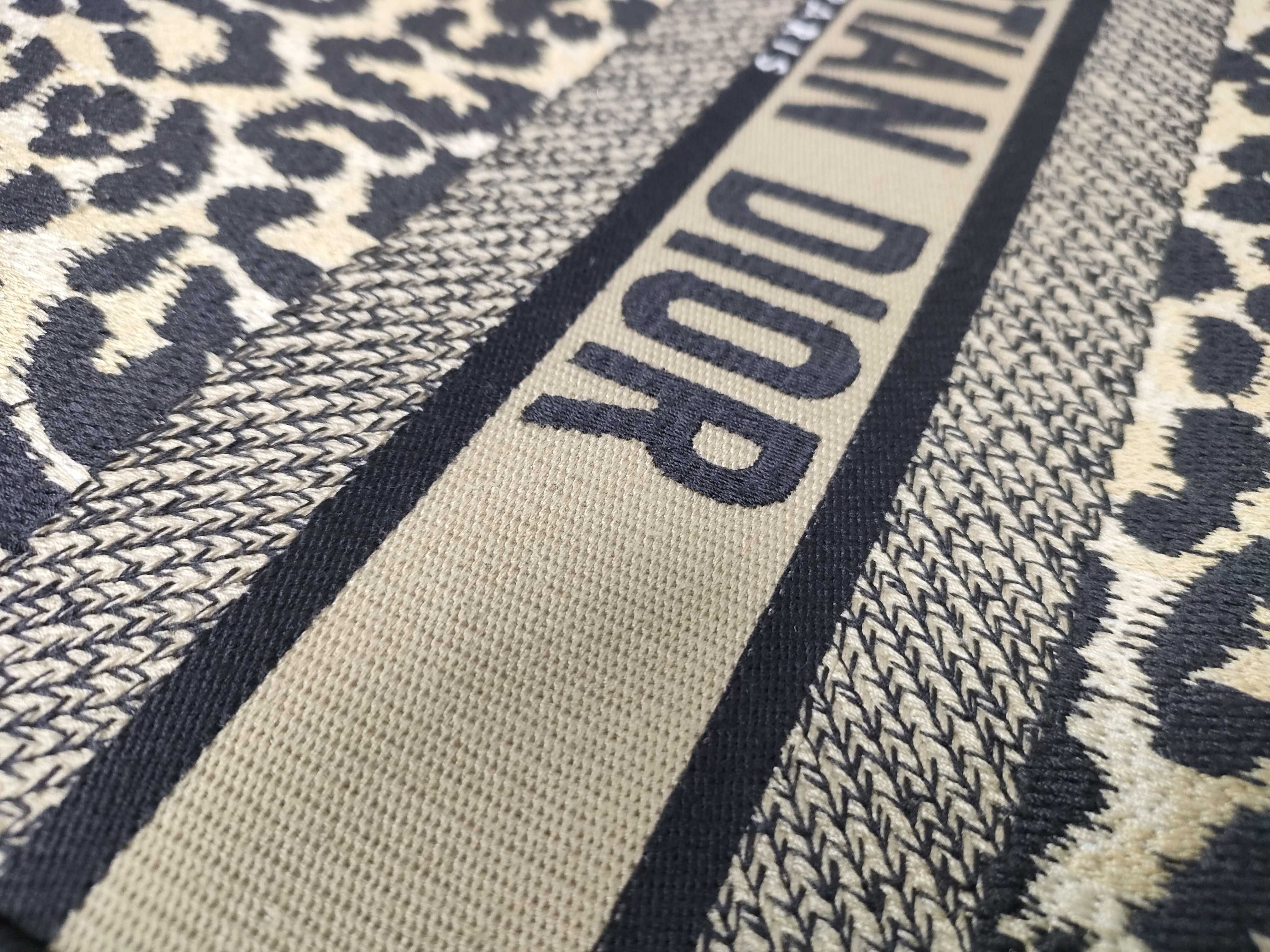 Book Tote 36 Leopard Handbag — view 10