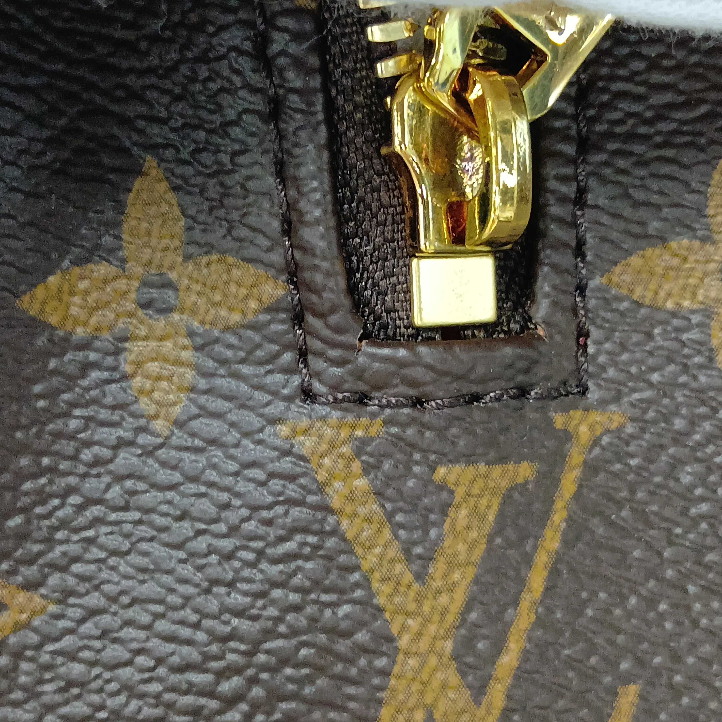 Giant Monogram Reverse OnTheGo EW M46653 Brown (RFID detected) — view 15
