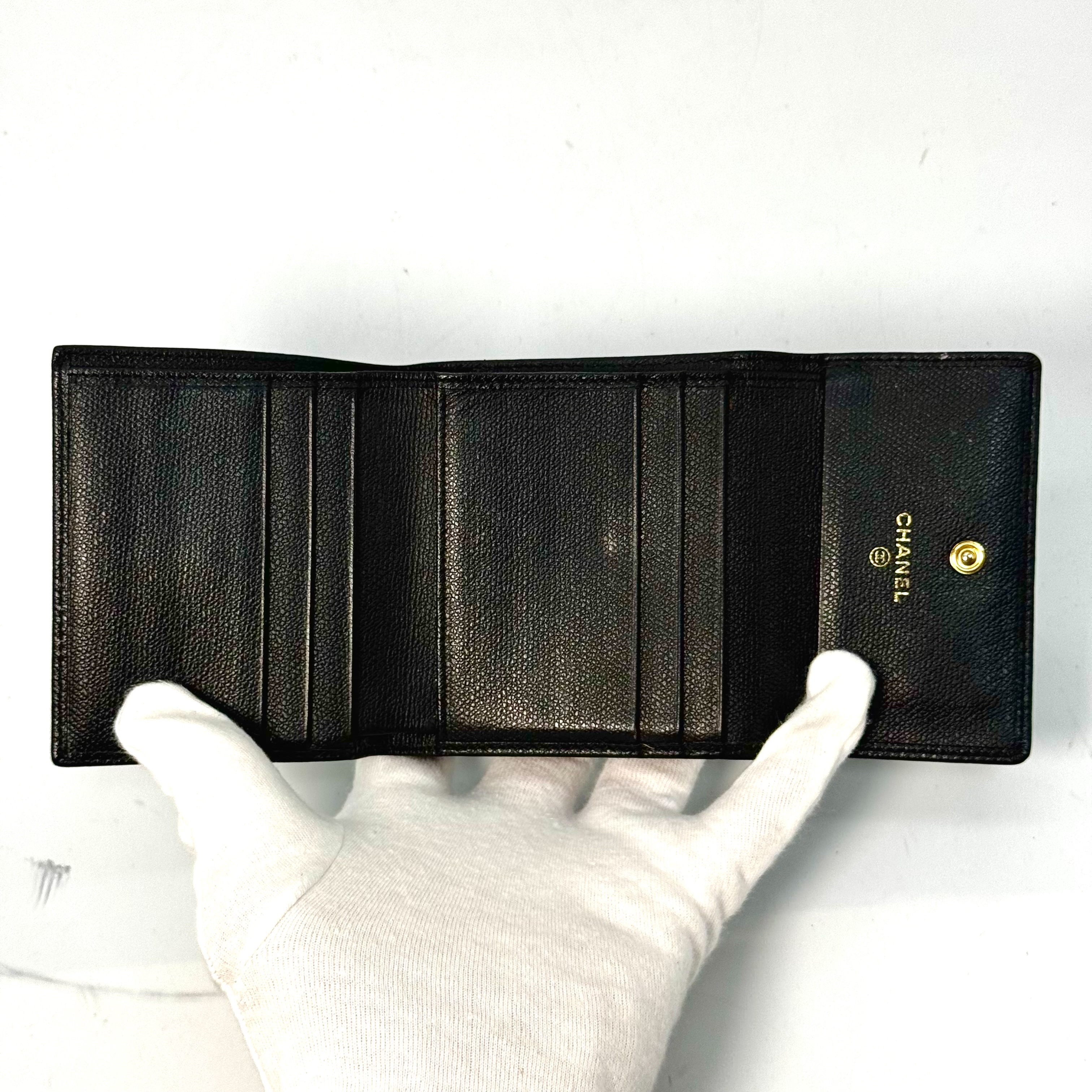 Coco Button Leather W Hook Compact Wallet Black 10159483 Wallet — view 4