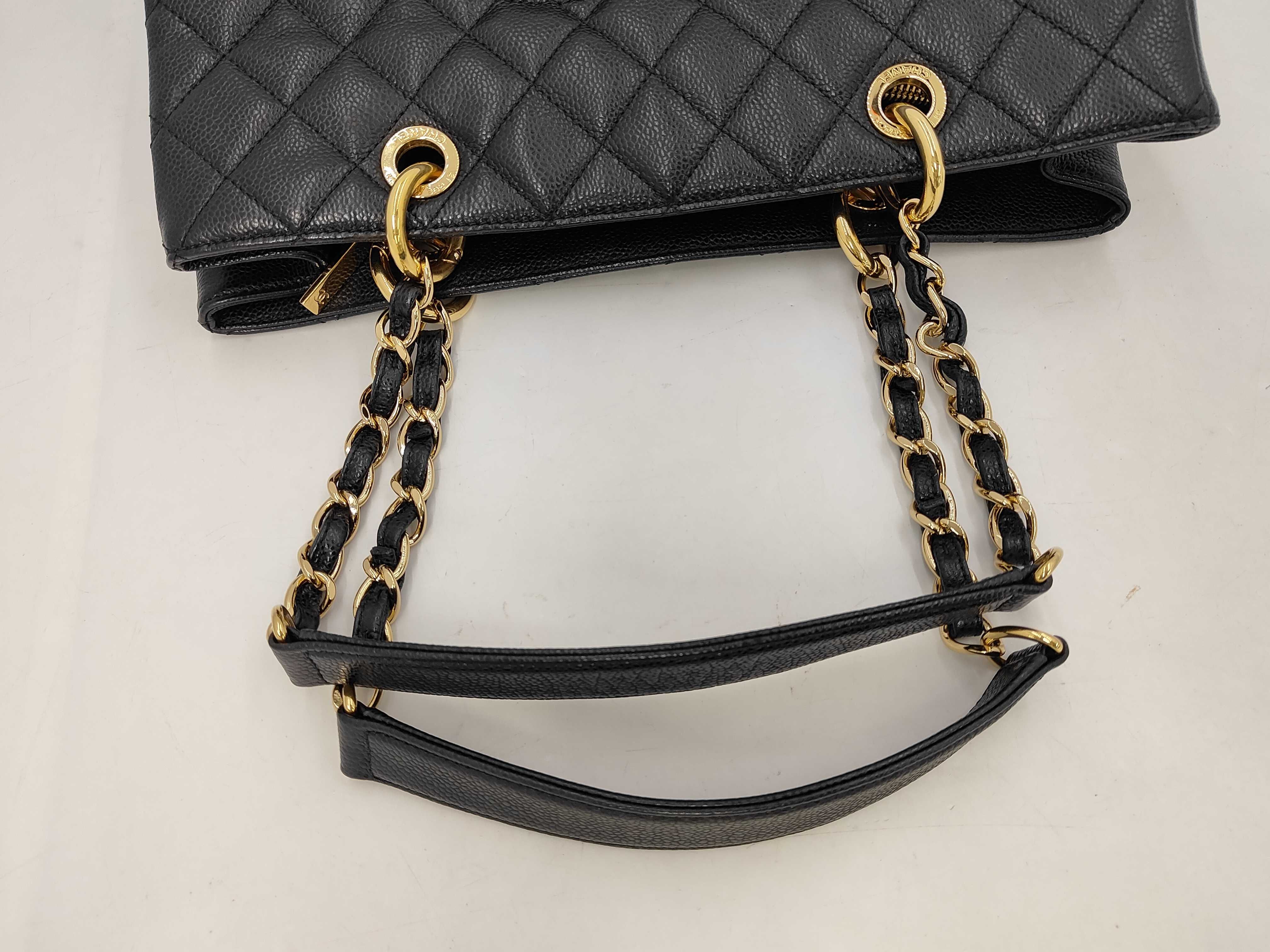 GST Caviar Skin Chain Tote Bag (Serial Number 16) — view 5