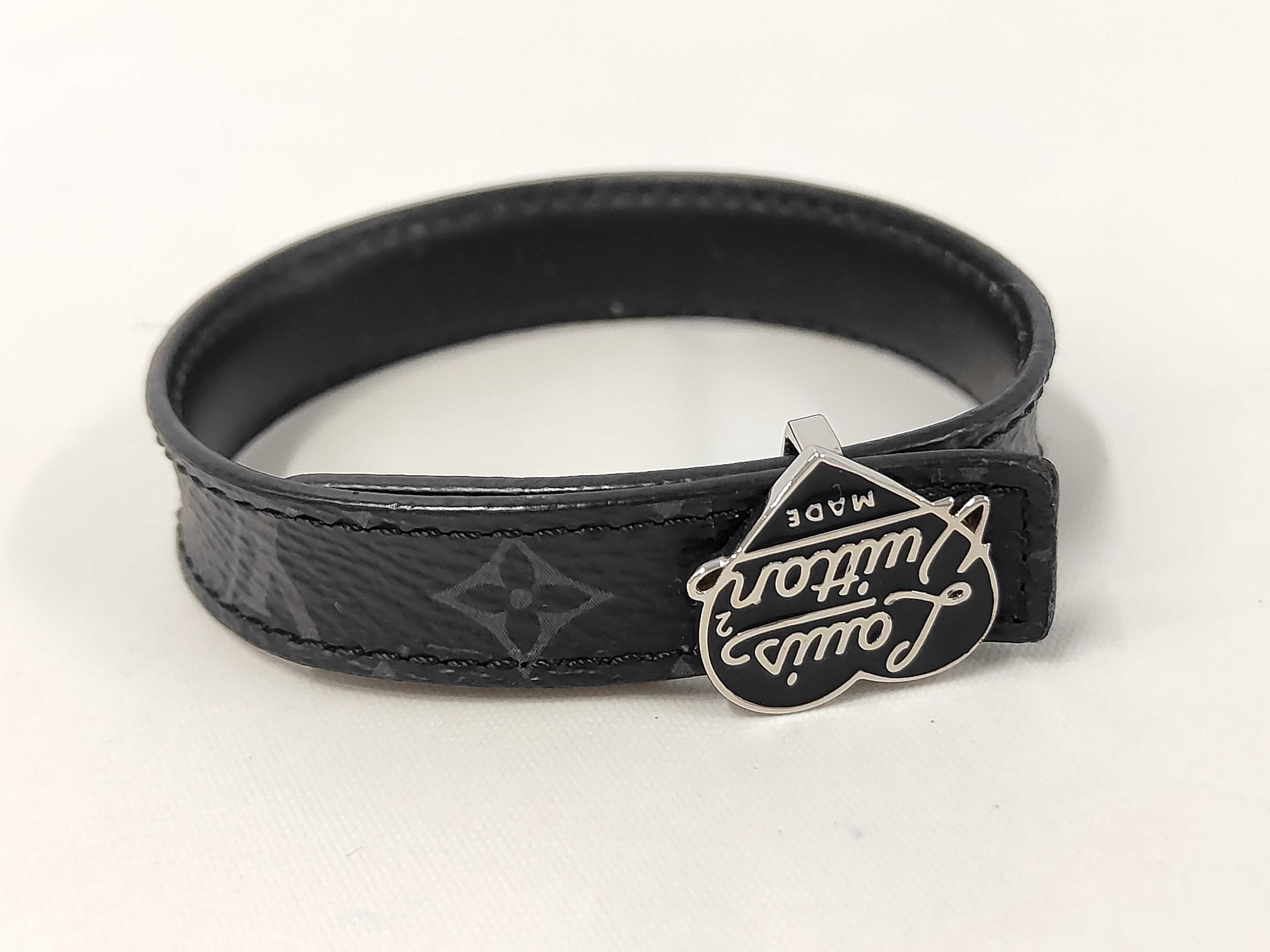 M8041 Bracelet LV Heart Bracelet Bangle — view 2