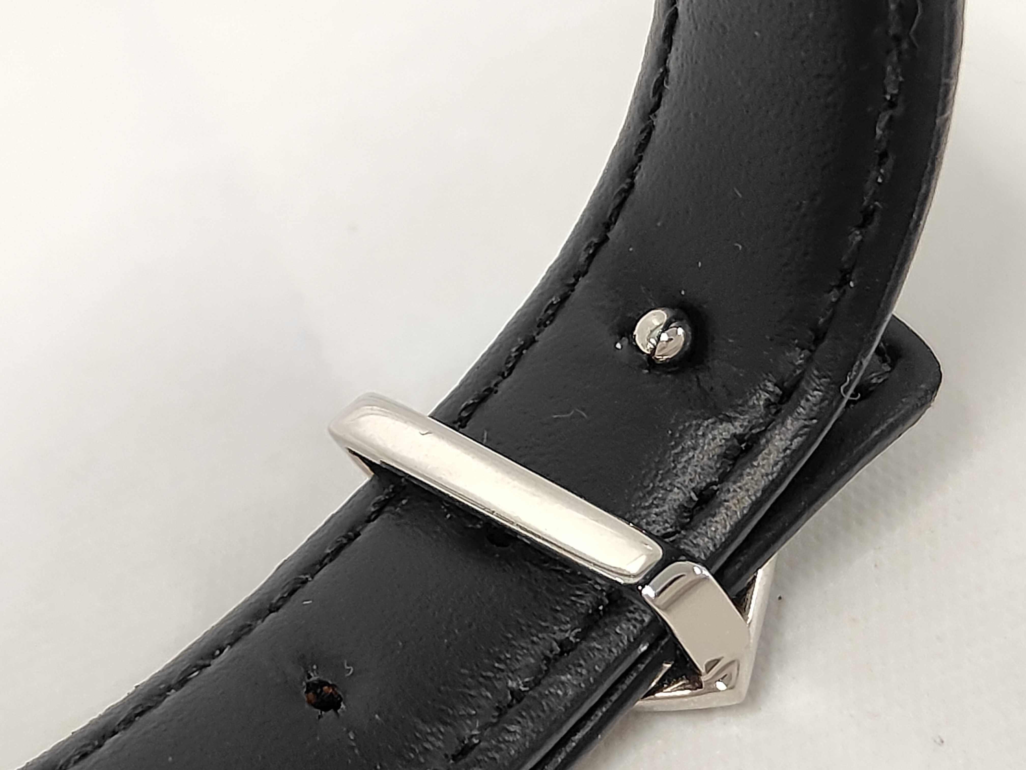 M8041 Bracelet LV Heart Bracelet Bangle — view 4