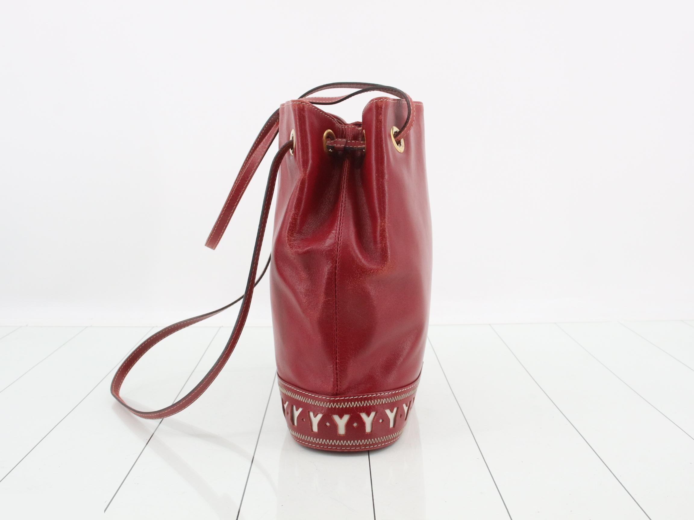 Other lines: Bags/Shoulder bags, Red — view 3