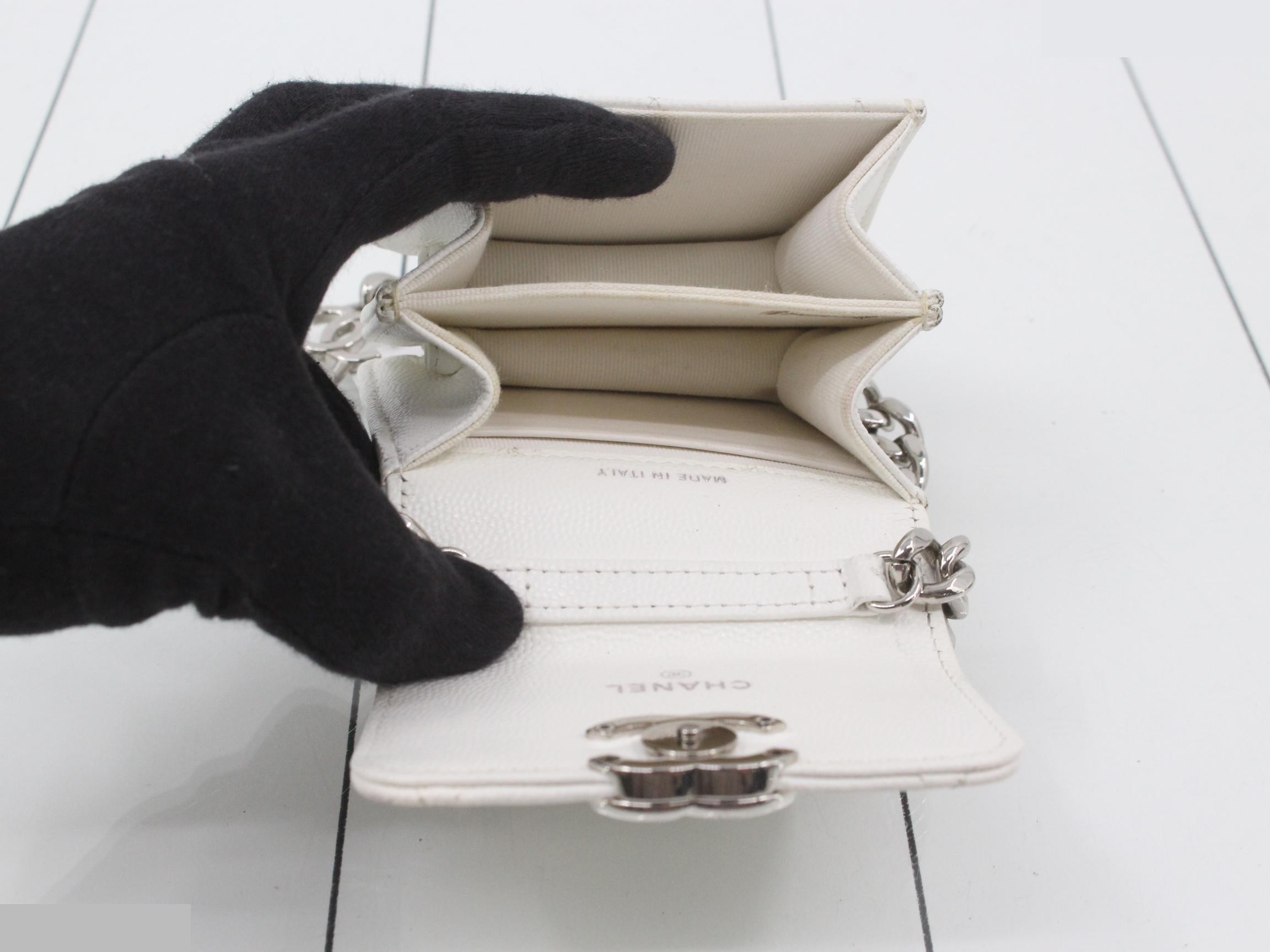 Matelassé Shoulder Bag — view 4